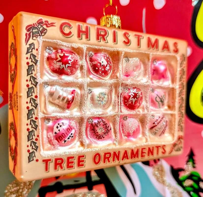 Pink bauble box decoration