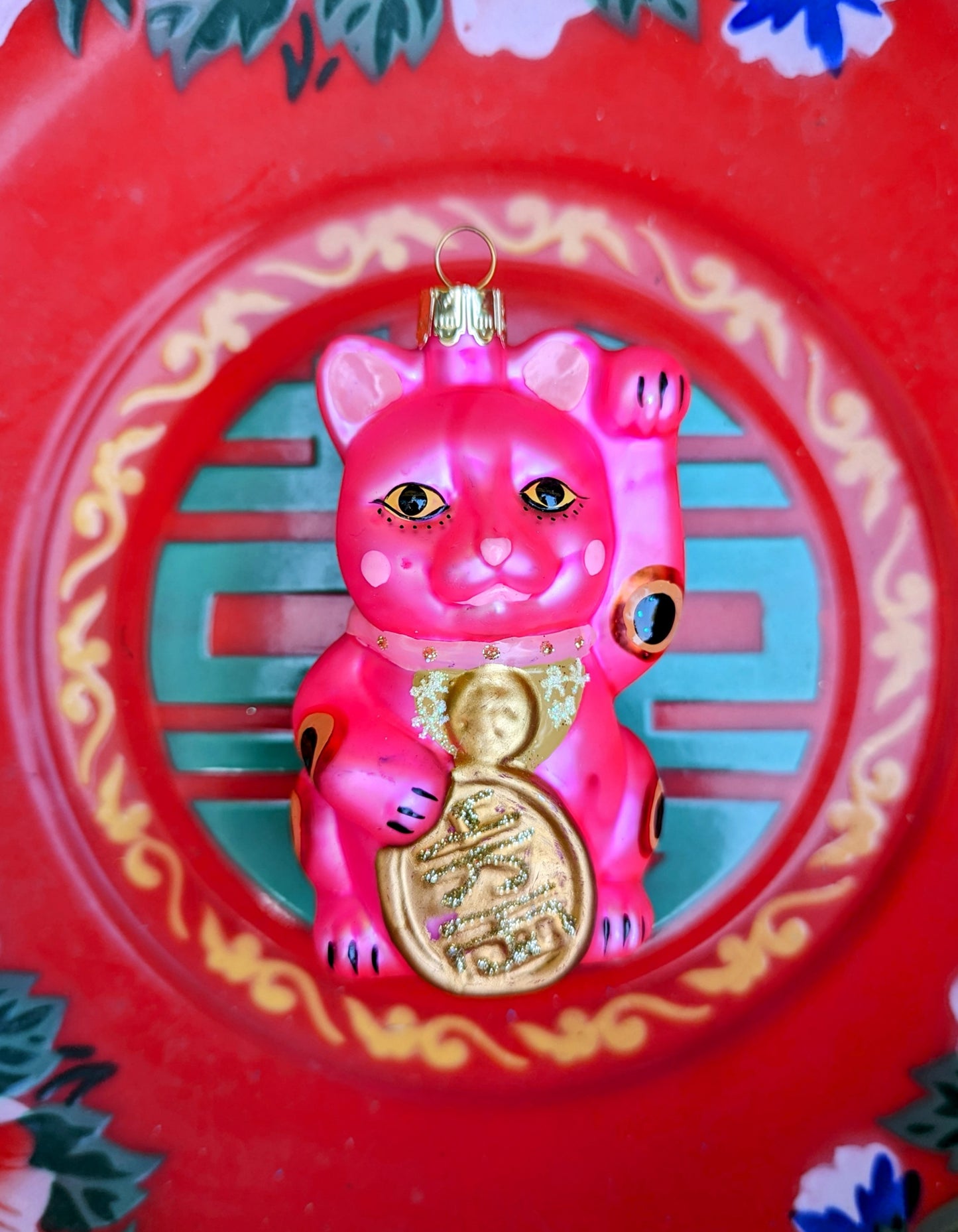 Brightest lucky cat glass decoration