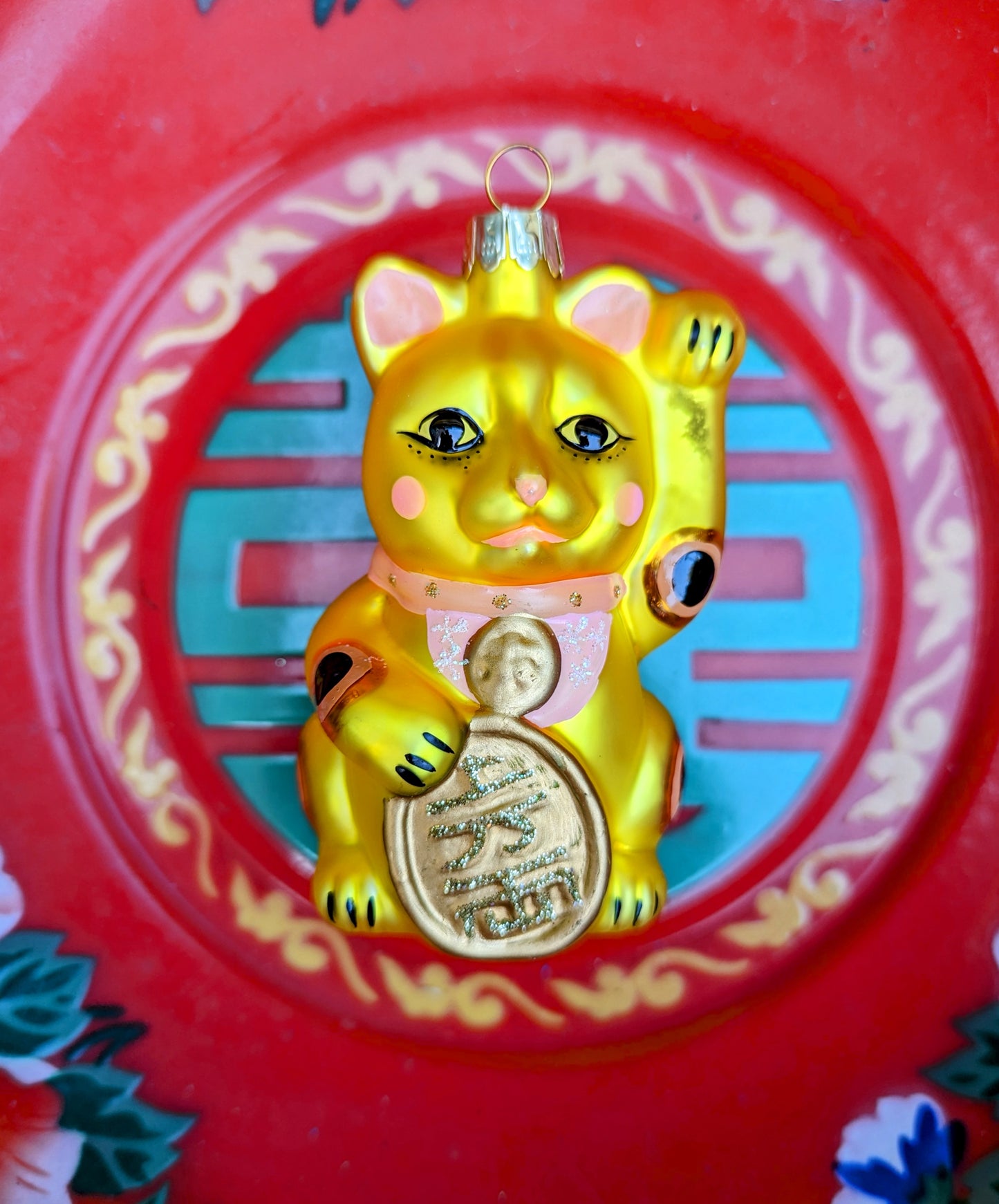 Brightest lucky cat glass decoration