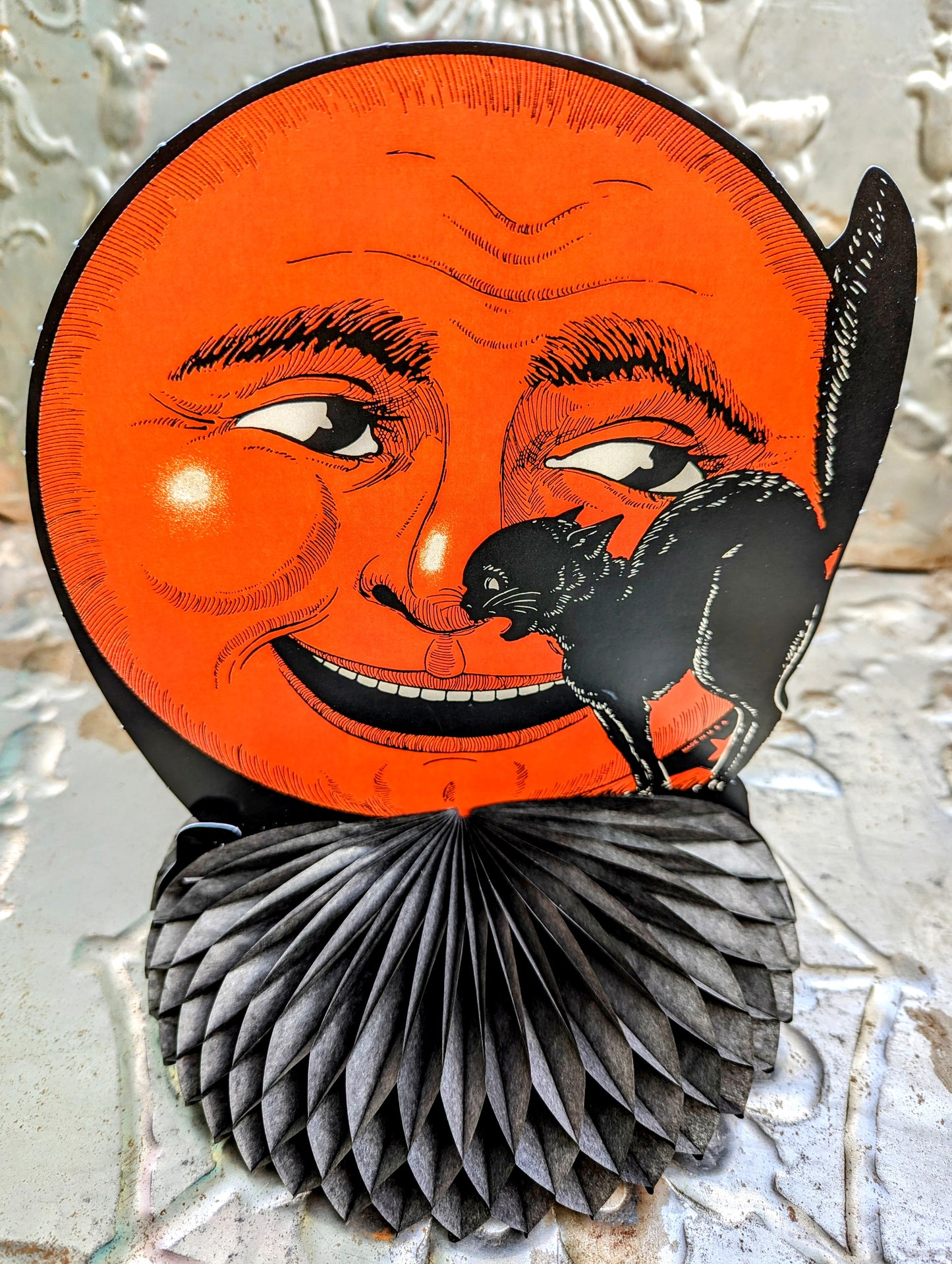 Moon and cat honeycomb centrepiece