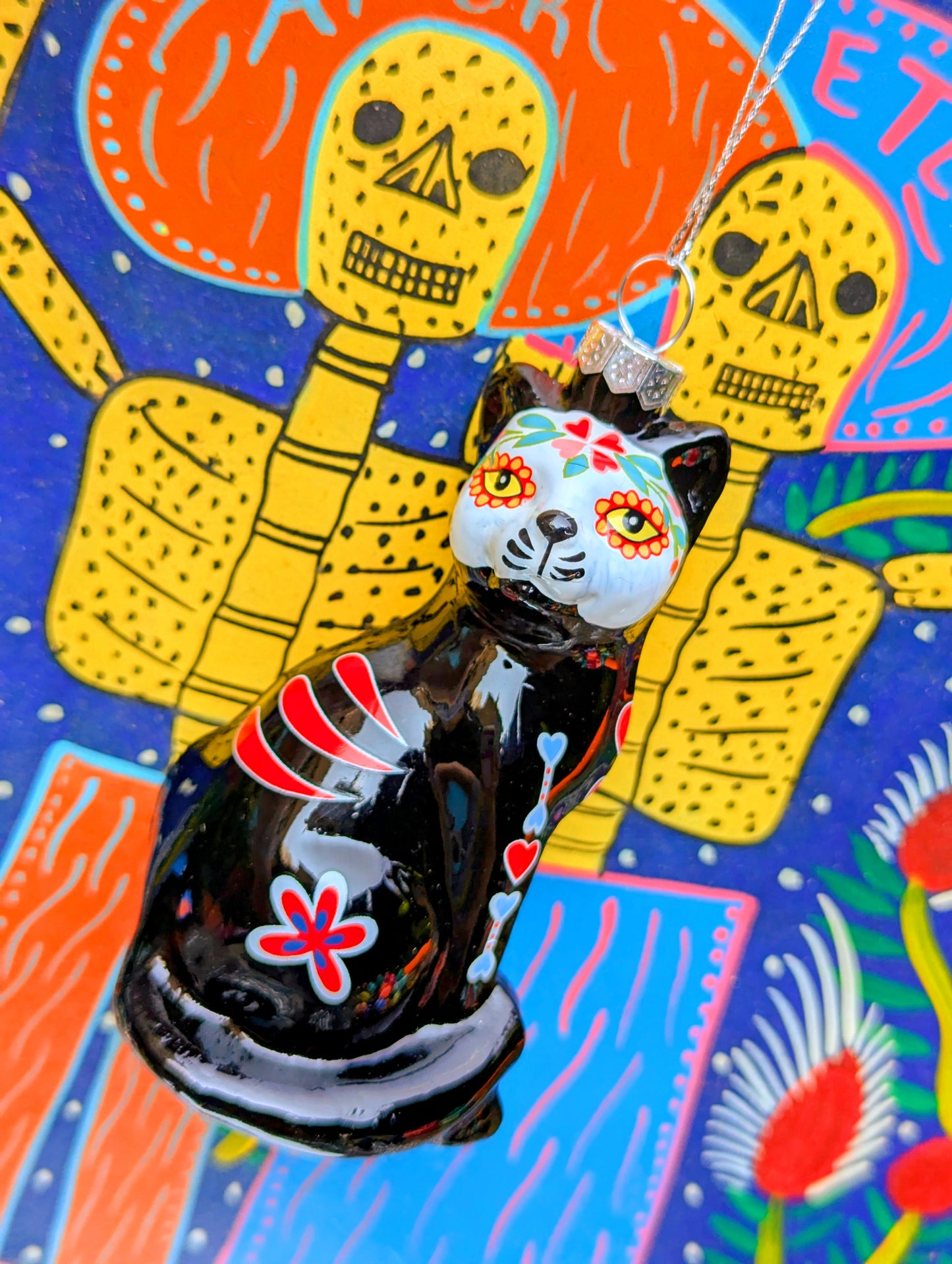 Dia de los muertos glass cat decorations