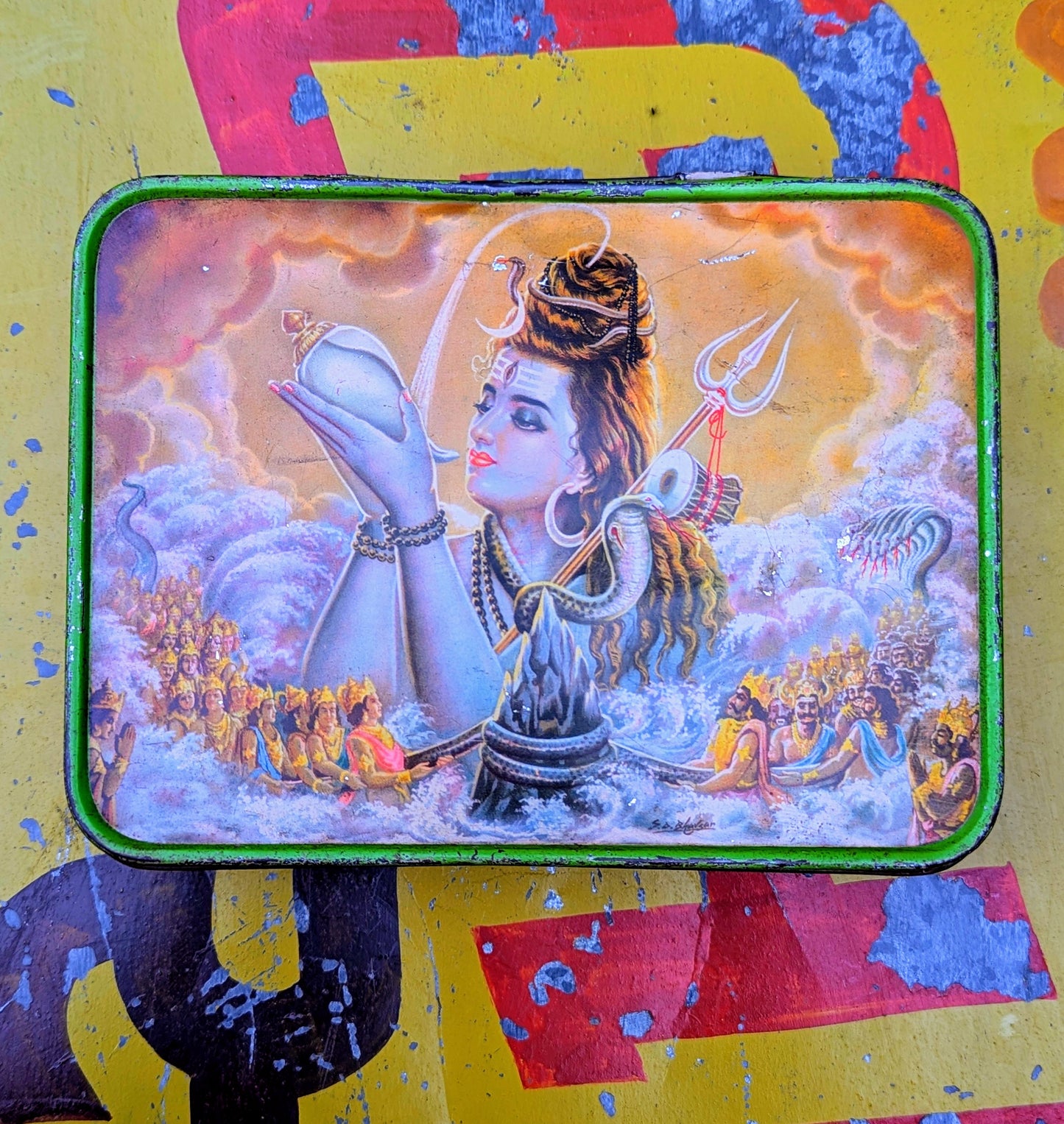 Vintage indian tins - Azad - small