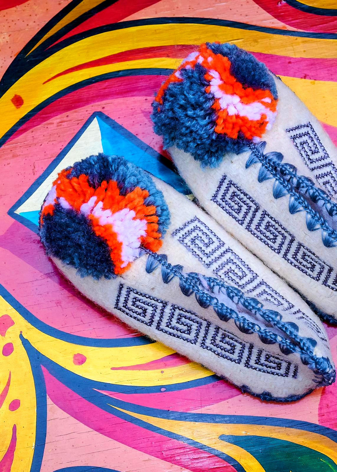 Size 24 Kids Greek slippers