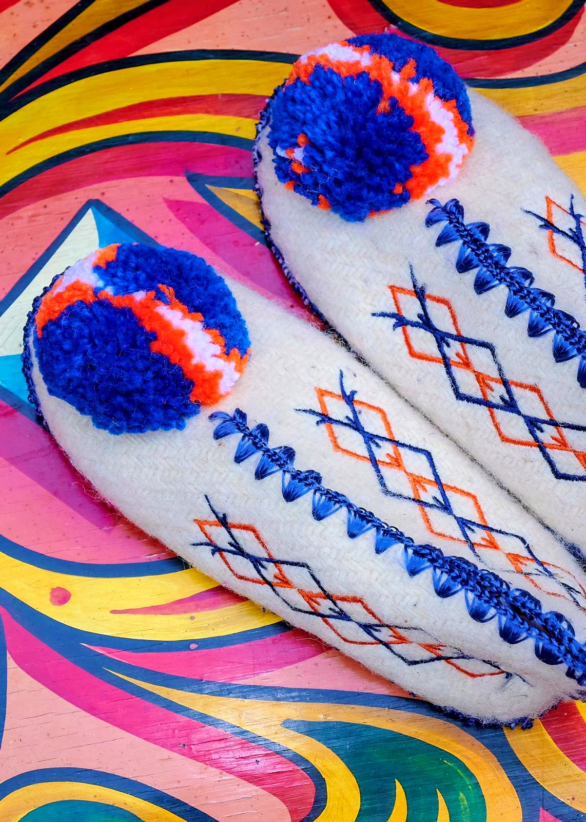 Size 30 Kids Greek slippers