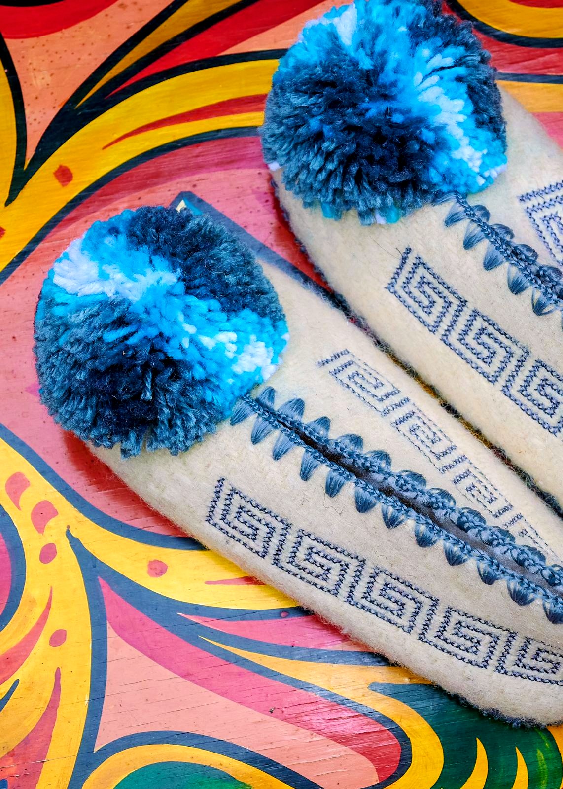 Size 34 Kids Greek slippers