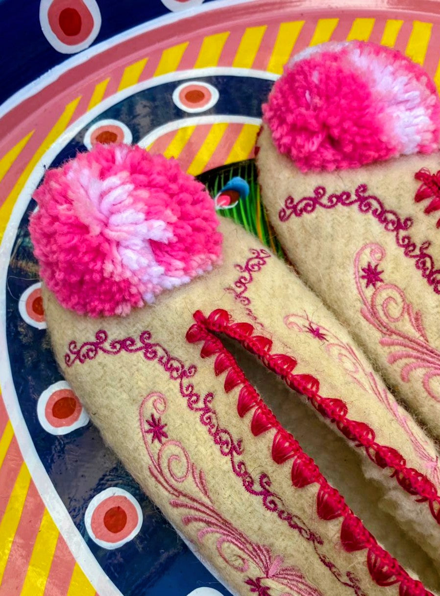 Greek pom pom slippers size 40