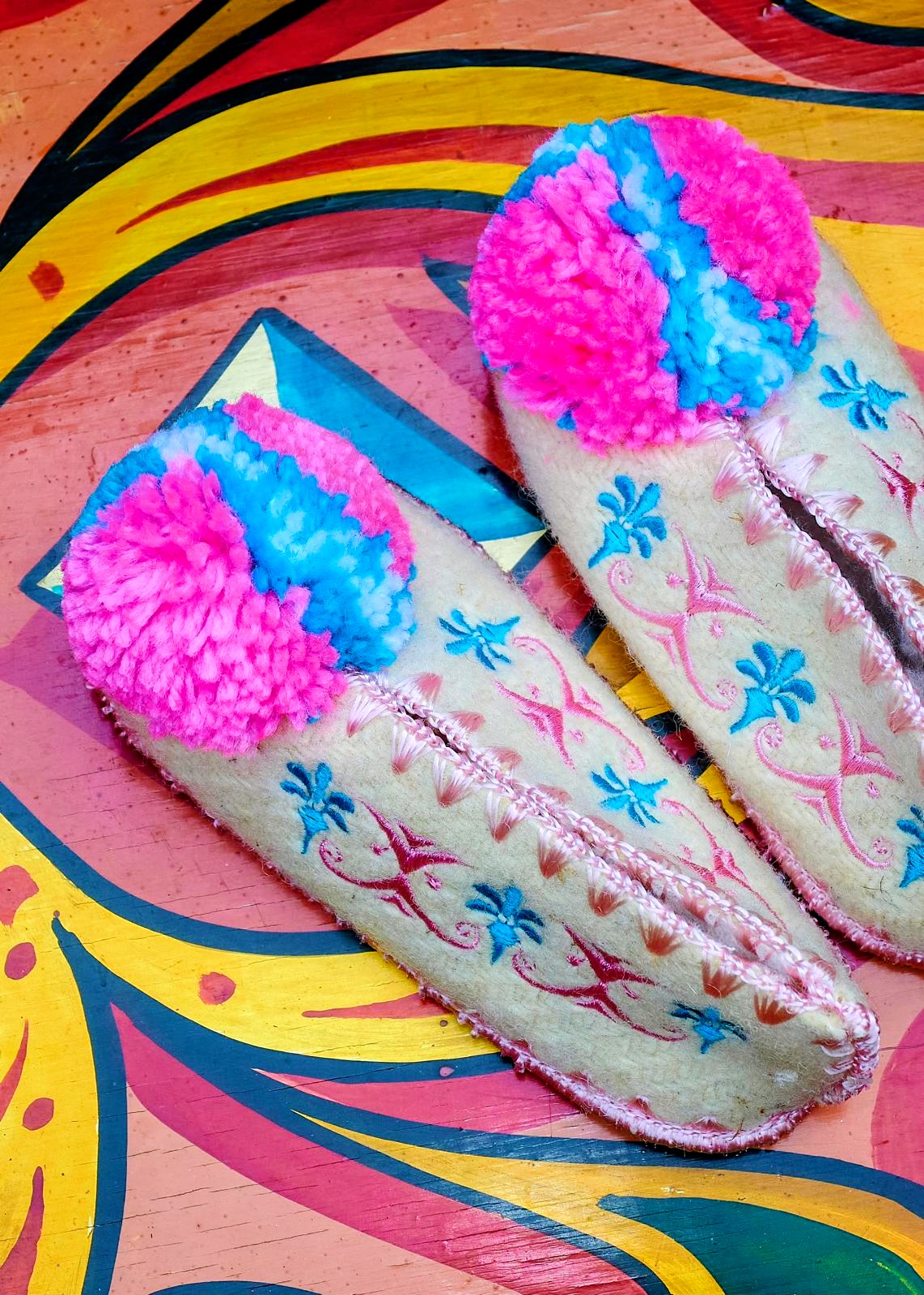 Size 24 Kids Greek slippers