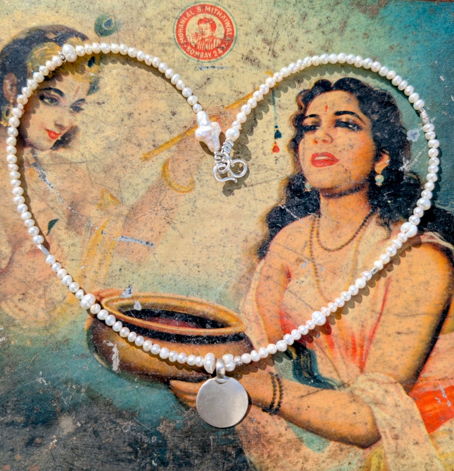Pearly Indian queen necklaces