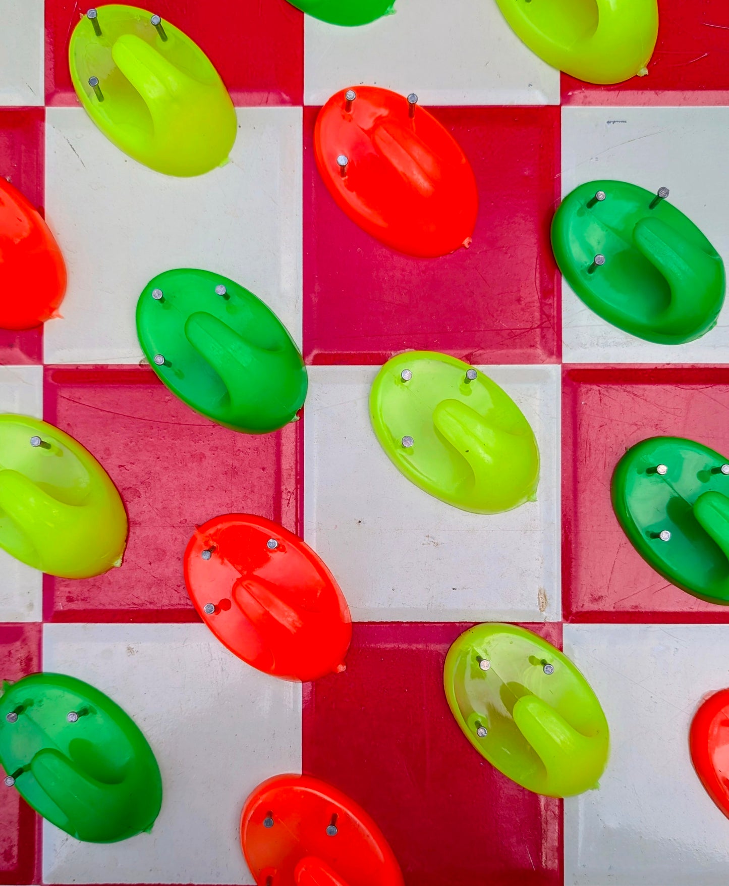 Super Indian kitsch utility!!.
Looks like vintage Soviet homeware!
Made the same way since the 1960s!
Comes as a pair with panel pins to nail up.
Dimensions are 5cm high, 3.5cm wide and 2.5cm deep.
Pure plastic.
Price for a pair.