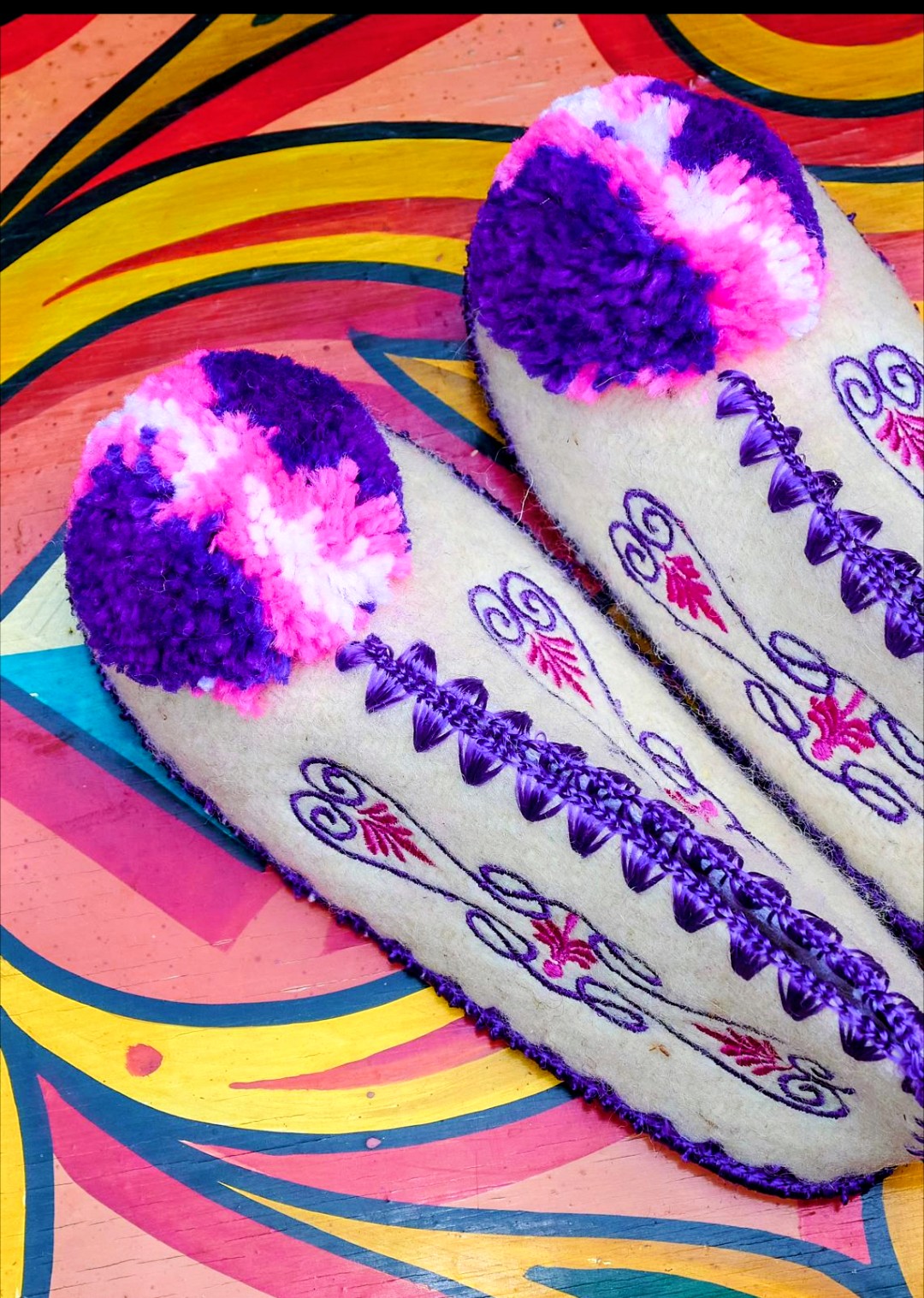 Size 28 Kids Greek slippers
