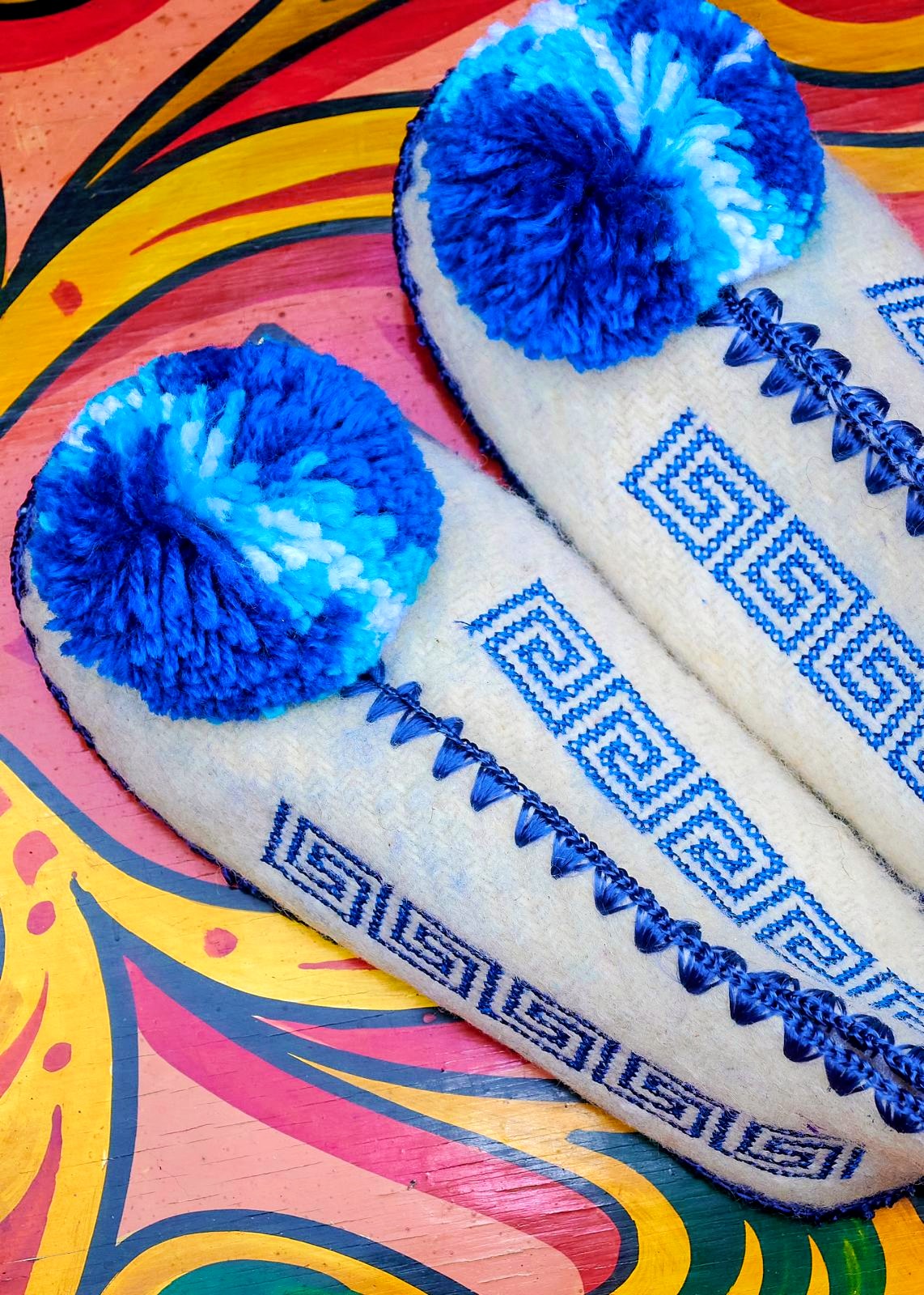 Size 34 Kids Greek slippers
