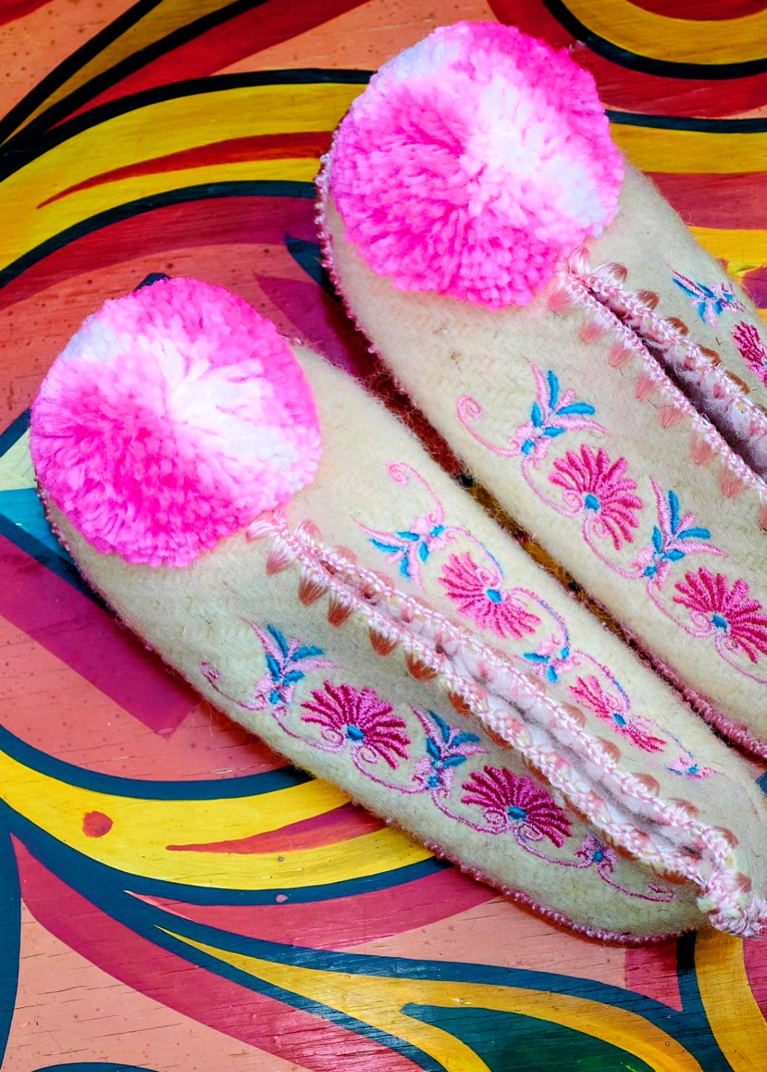 Size 28 Kids Greek slippers
