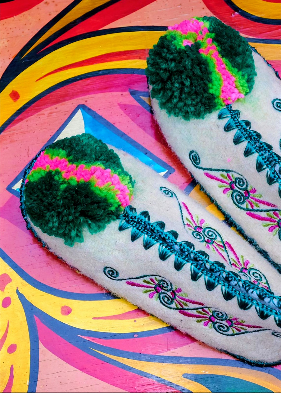 Size 28 Kids Greek slippers