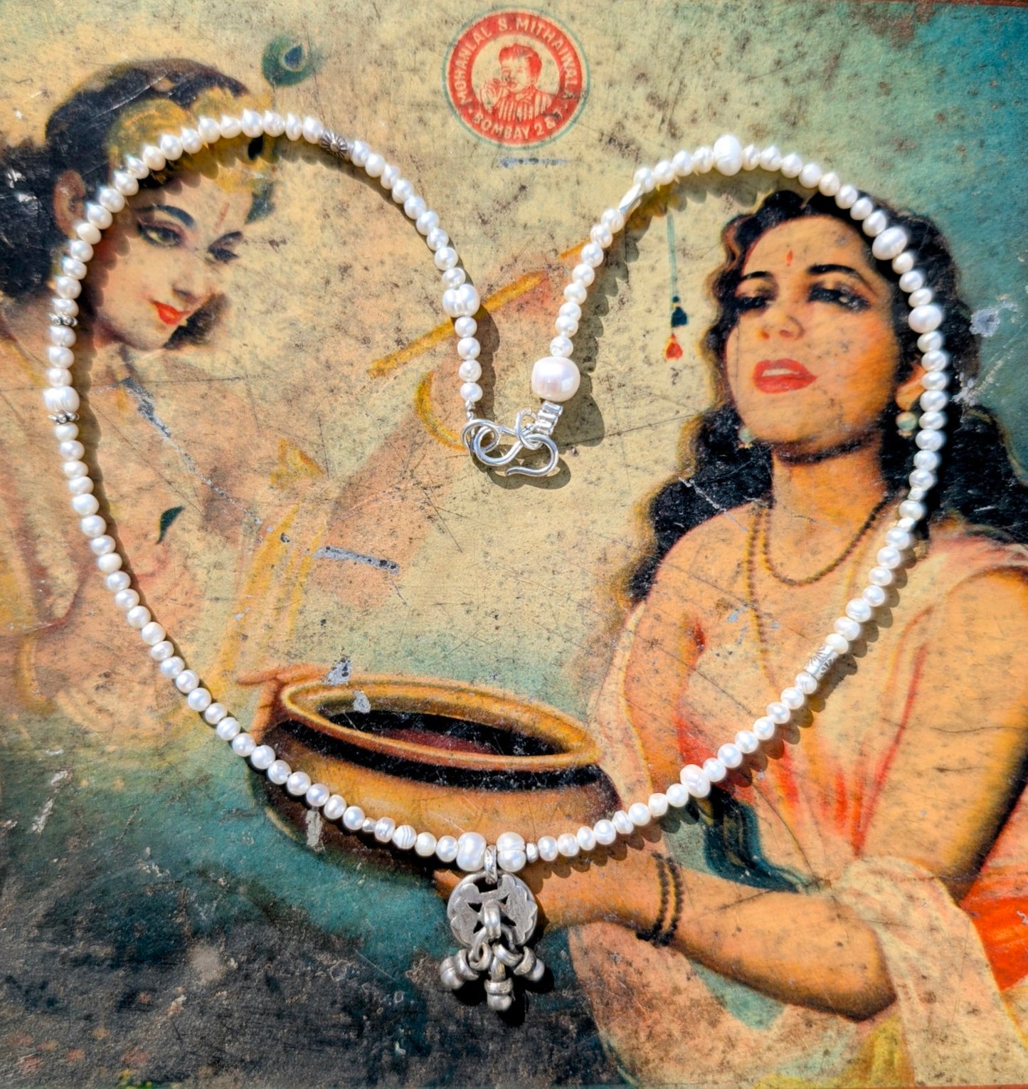 Pearly Indian queen necklaces