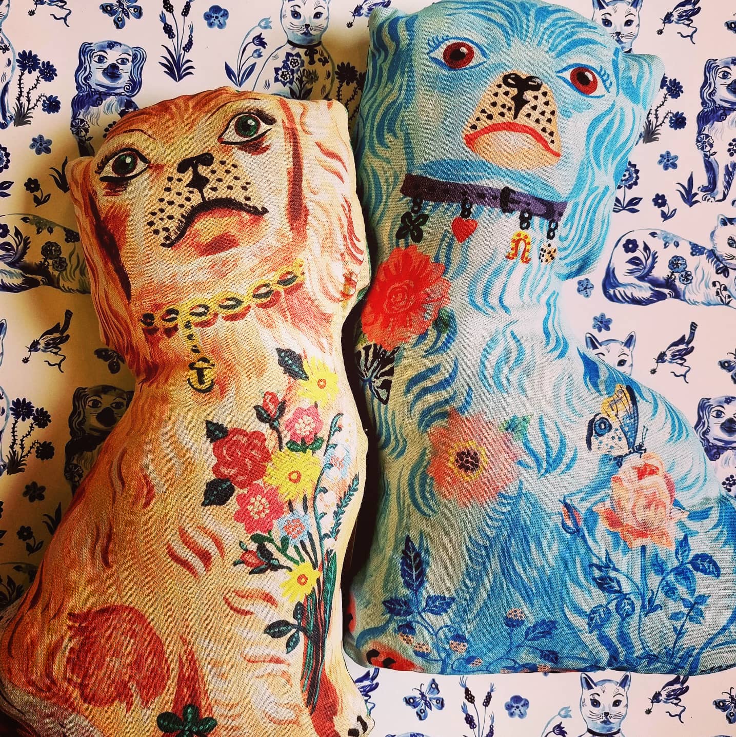 Super surreal and fantastically kitsch, these Nathalie Lete Staffordshire dogs come to life in these stuffed cushions. Printed cotton. Approx 31 cm high.
Suitable for spot cleaning.
Design farm uk