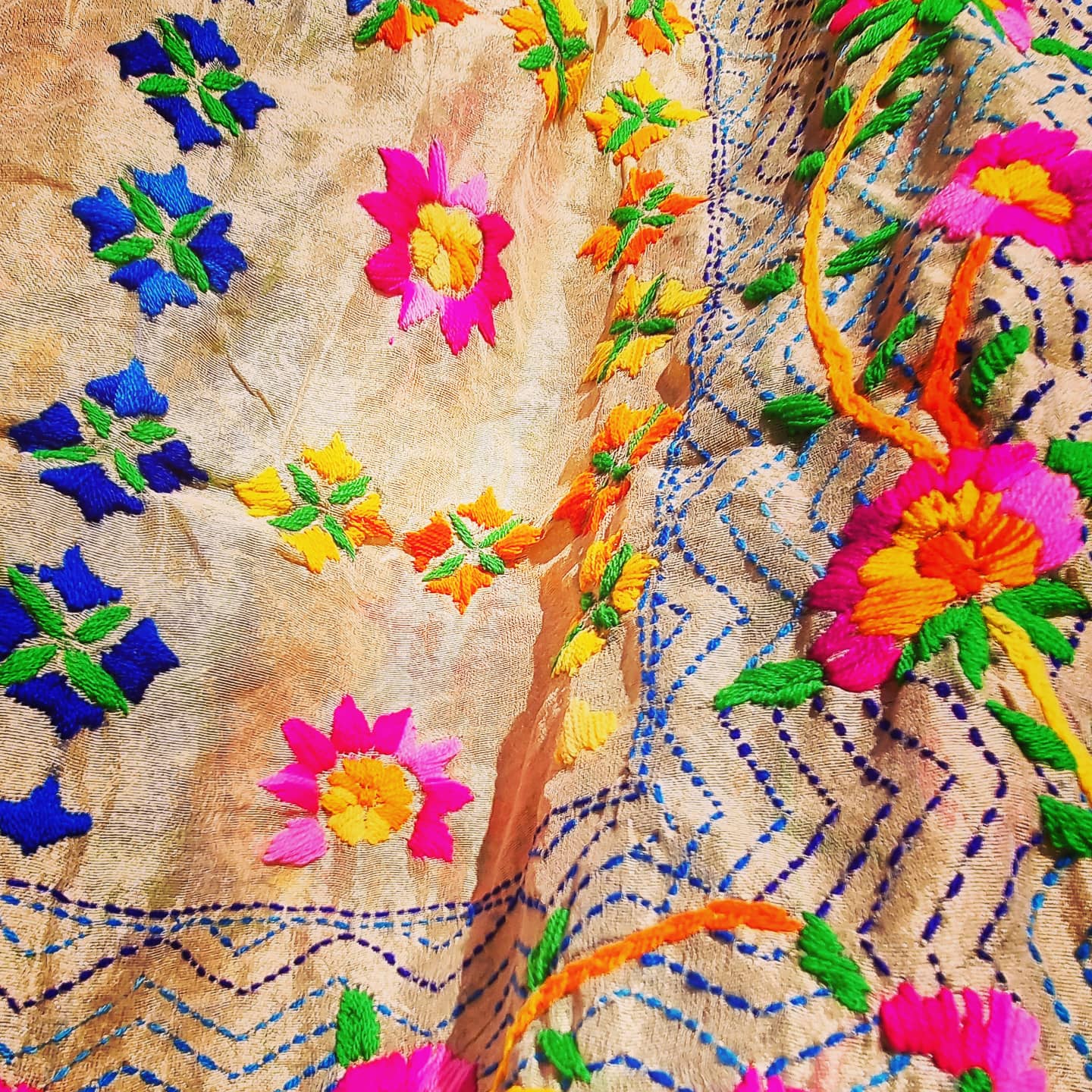 *SALE* Floral hand embroidered shawl