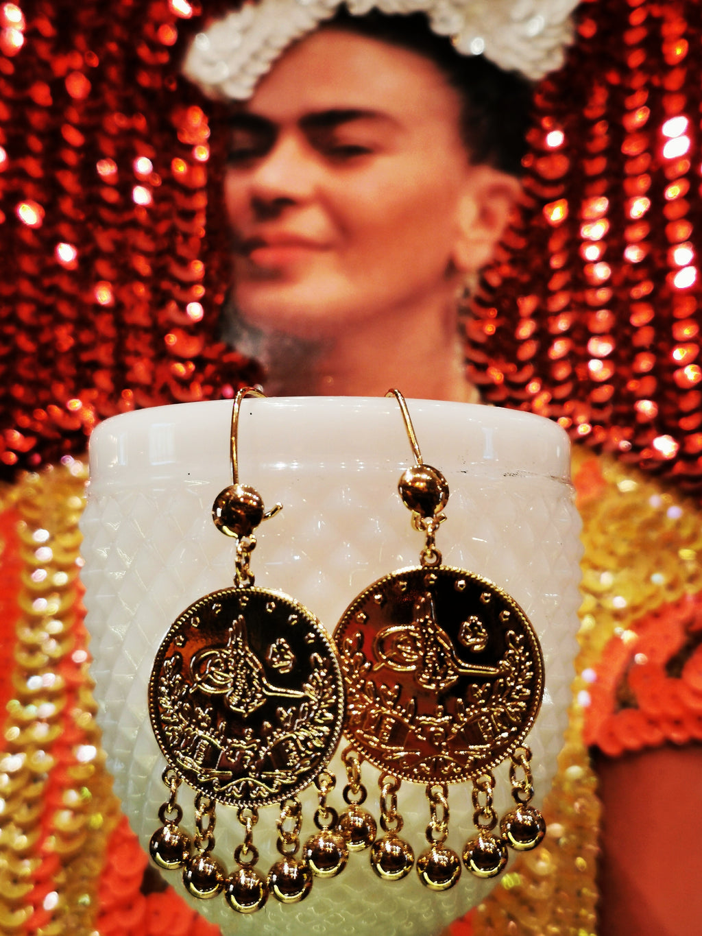 Folk art fabulous coin earrings just like Frida used to wear.

Gold plated stainless steel.

Small 4cm x 2cm

Large 6cm x 2.5cm

