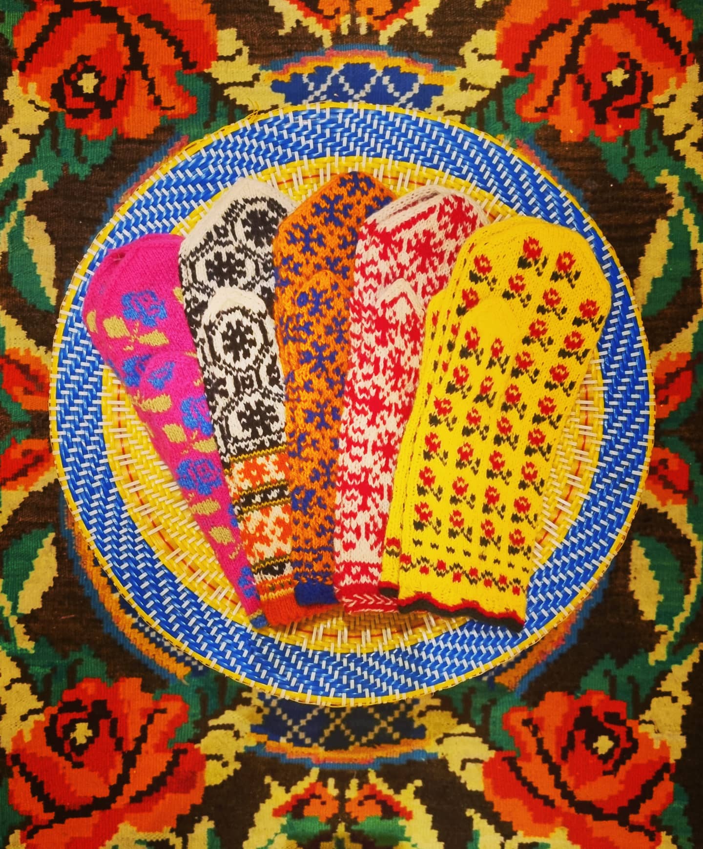 Handknitted folkart Mittens