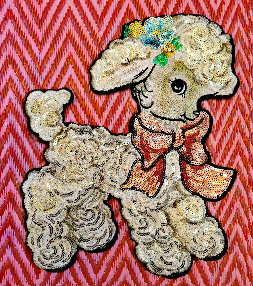 Super cute, vintage style Lamby sew on patch to decorate clothes, bags, cushions, or whatever you fancy. 

25cm x 27cm

Sequins and embroidery. 


