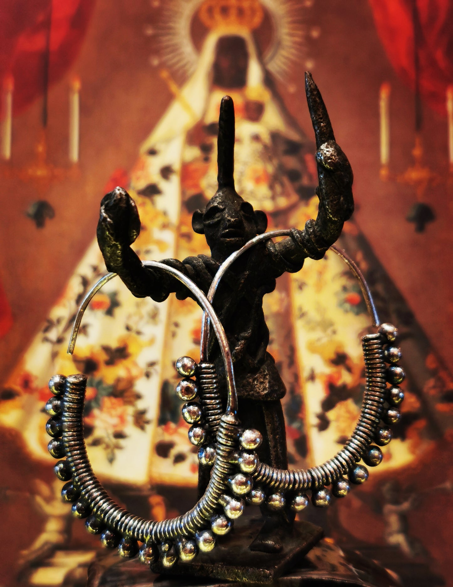 Handmade Burmese Karen bobbly wired hoops, beautifuly textured and made.
Karen Hill Tribe silver has a higher content of silver, at 99.5-99.9% compared with sterling silver at 92.5%.