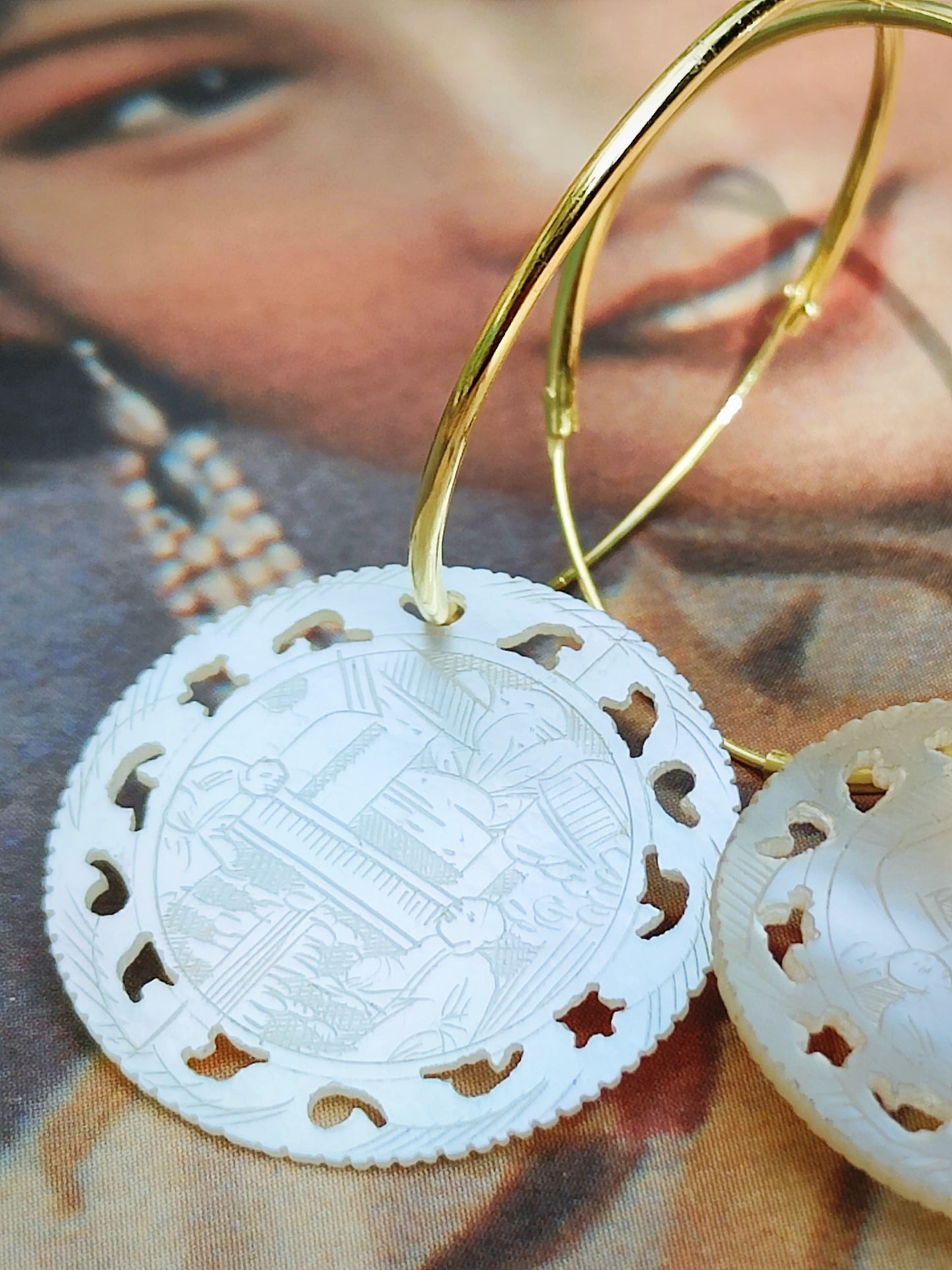 Vintage gaming counter hoops