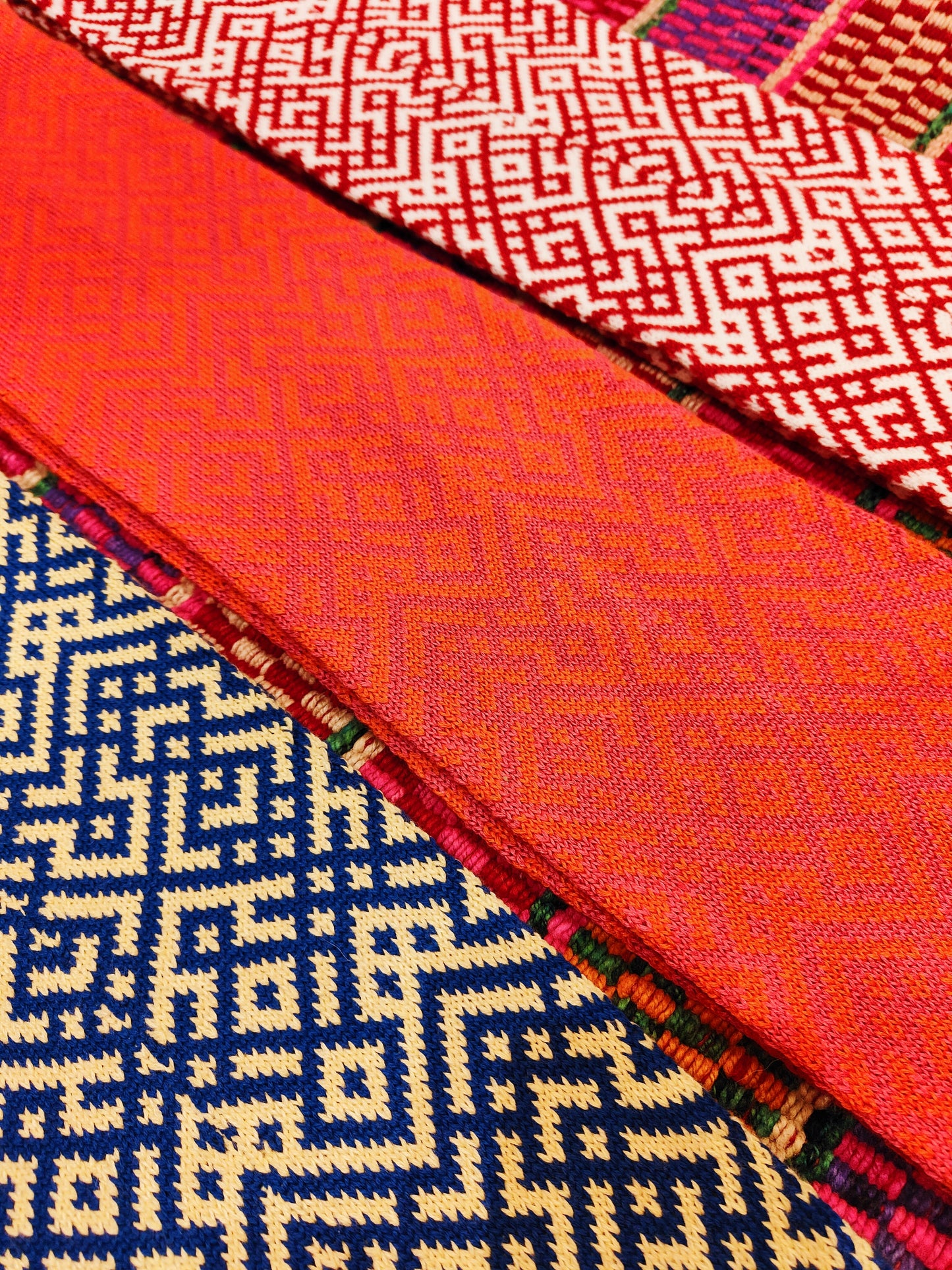 *SALE* Geometric knitted snoods