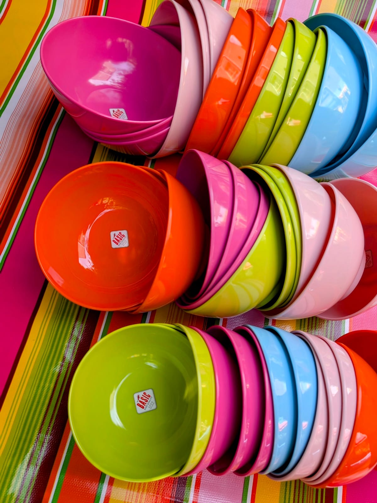 Bright melamine bowls