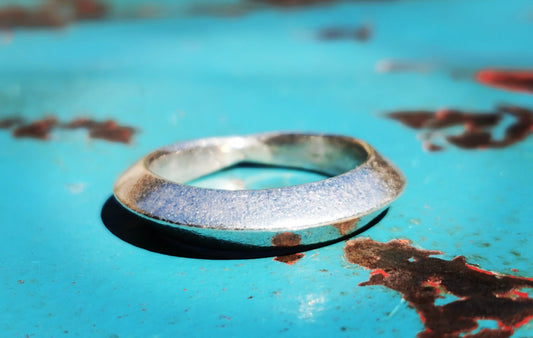 Karen tapered ridged edge band