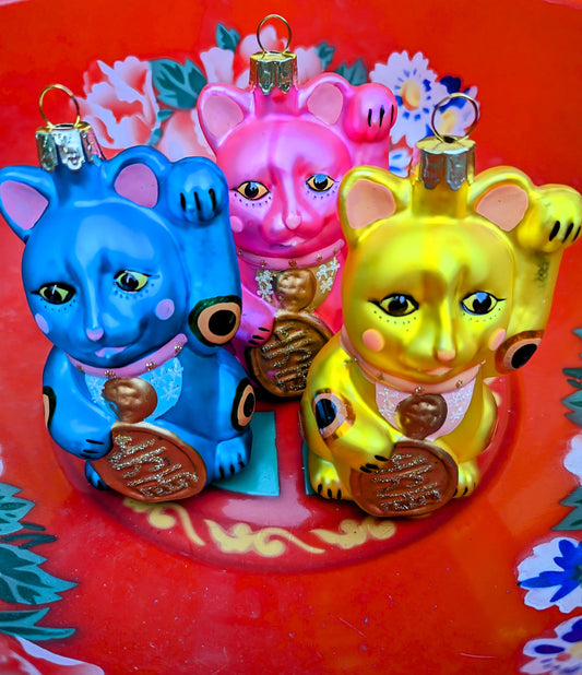 Brightest lucky cat glass decoration