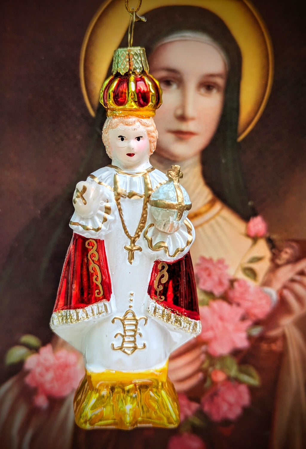 Have we had enough religious kitsch yet people????

Thought not.....cutest Child of Prague glass, glittered and painted decorations are a gorgeous addition to your Christmas tree or festive holiday display.

Hand finished glass decoration 

Size 12 x 5 x 3cm

Fragile, handle with care

Cody Foster 