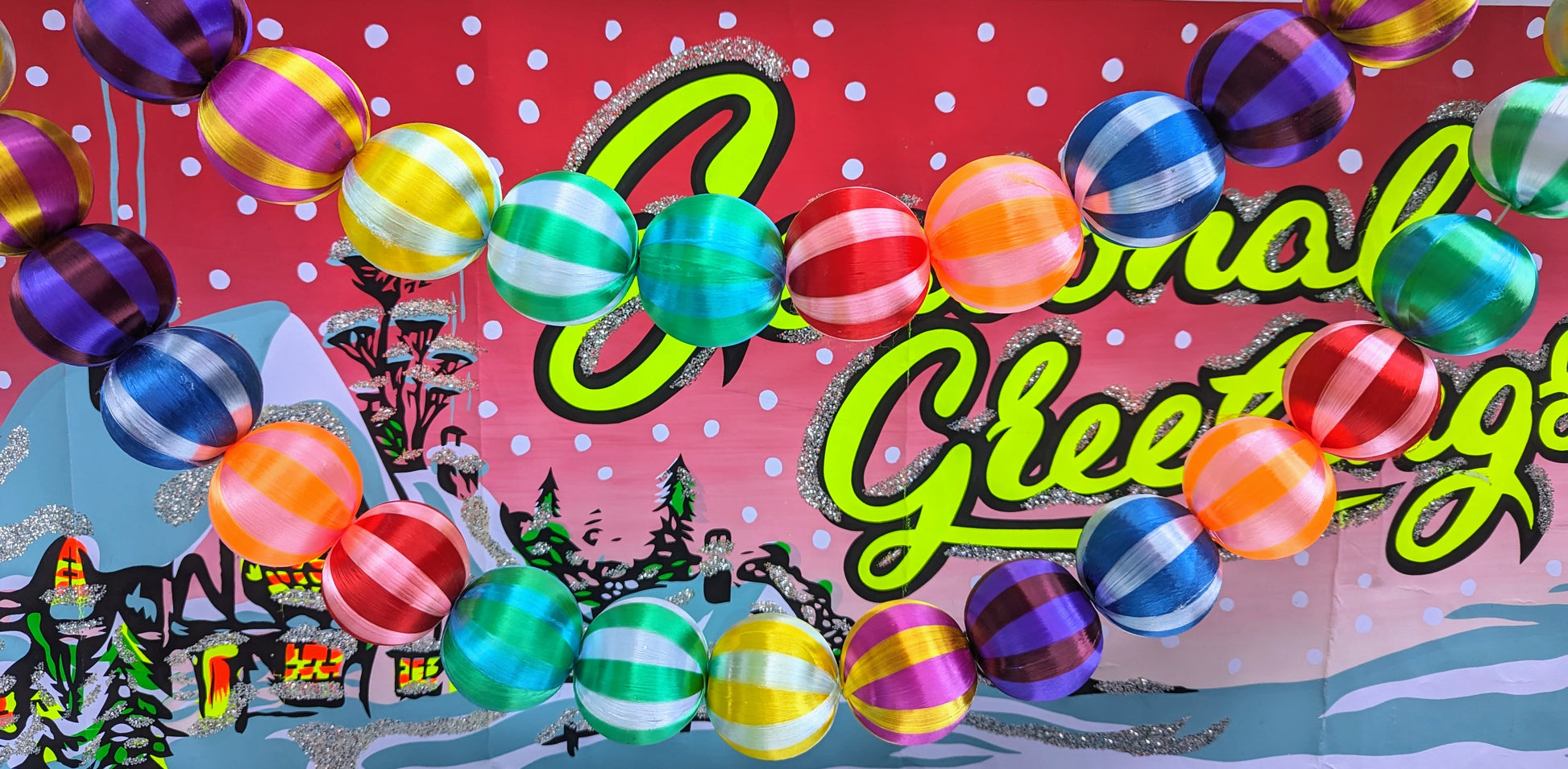 A glorious 1960s vintage style rainbow coloured satin thread big beaded garland of joy!!

185 cm long, , beads 4cm diameter

Due to the nature of the product and materials,some threads may fluff a little.

 

Cody Foster and co