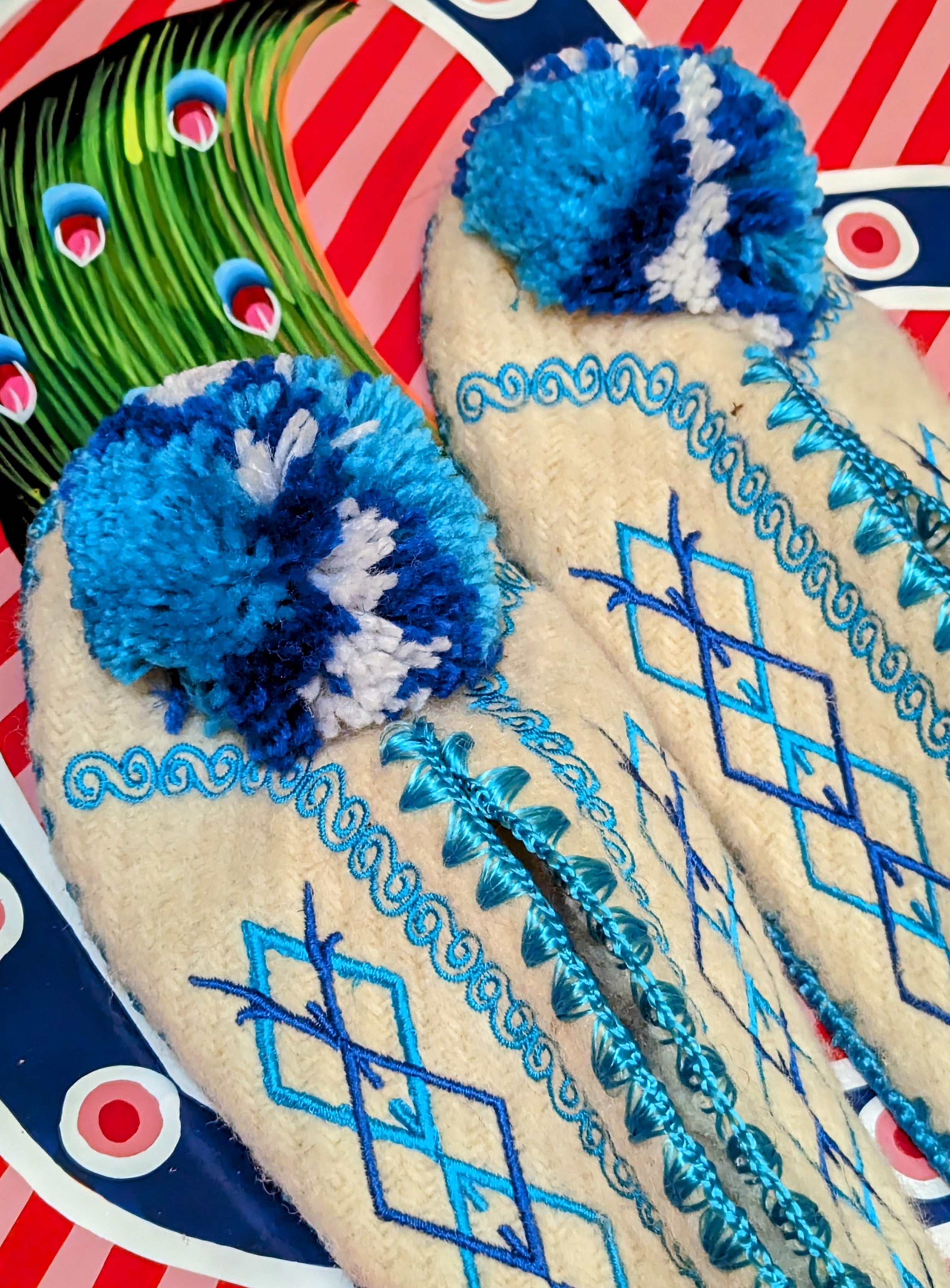 Greek pom pom slippers 39