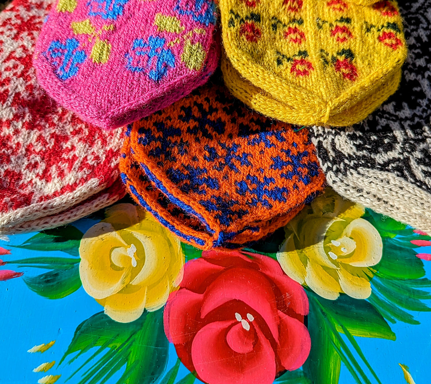 Handknitted folkart Mittens
