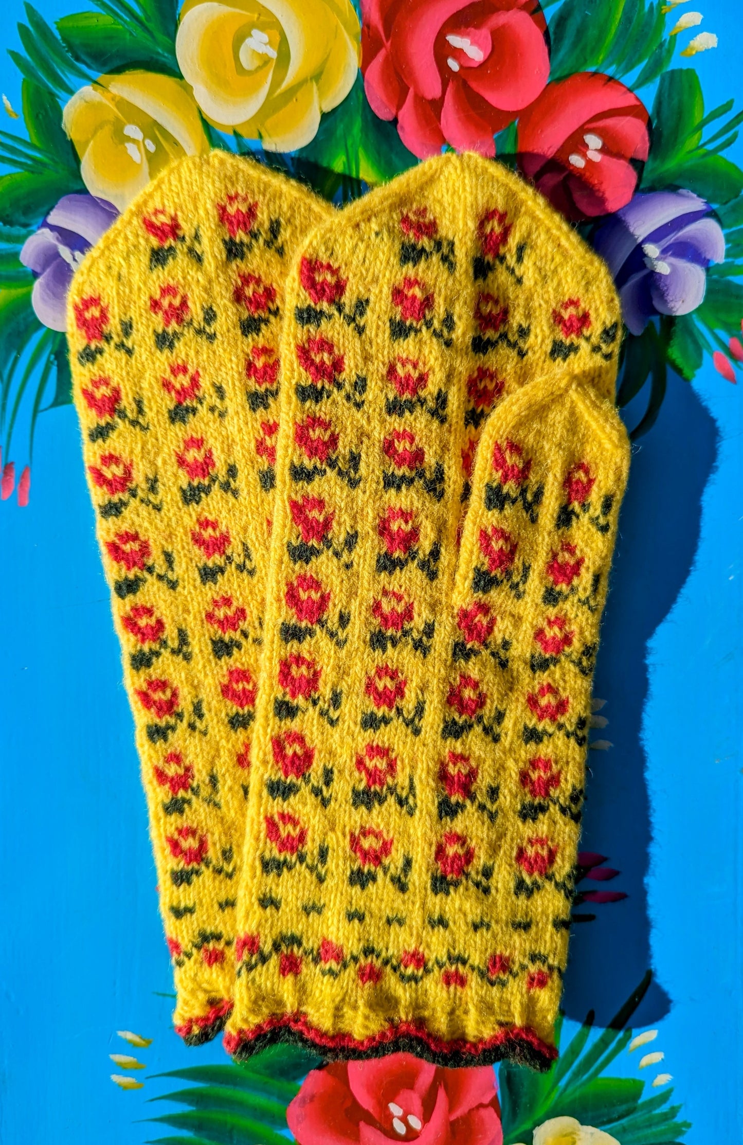Handknitted folkart Mittens