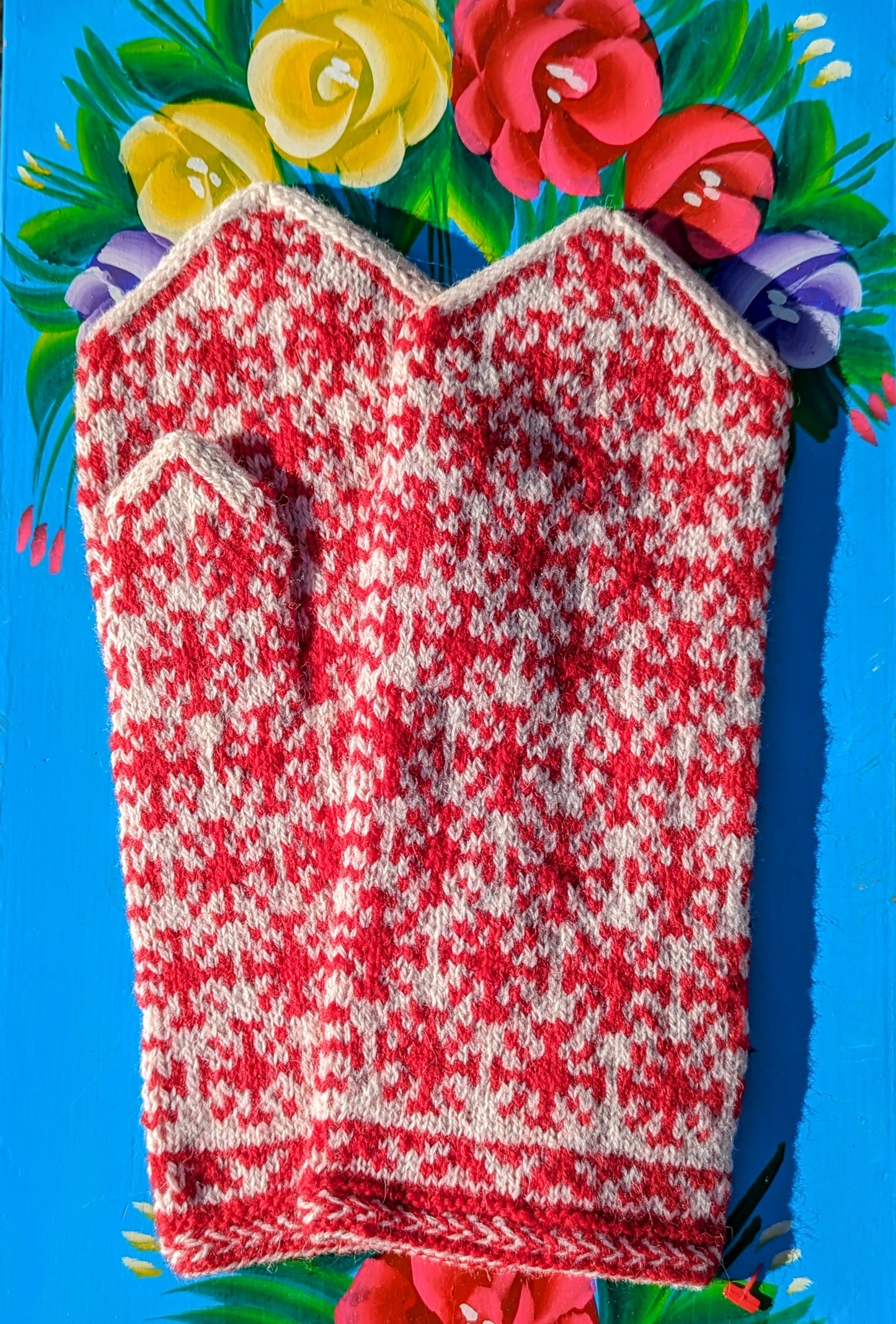 Handknitted folkart Mittens