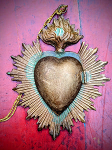 Sacred heart cachet