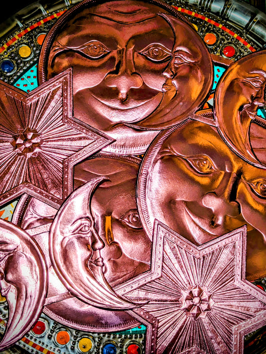 Moon Dresden papers .
Dresden papers .Pressed in Europe using tradional Victorian die moulds  these gorgeous pink foiled creations are beautiful decorations, greetings cards, crafting material and have a whole host of other uses, we would love to see what you do with yours!!!

Made from metallic card!

 

