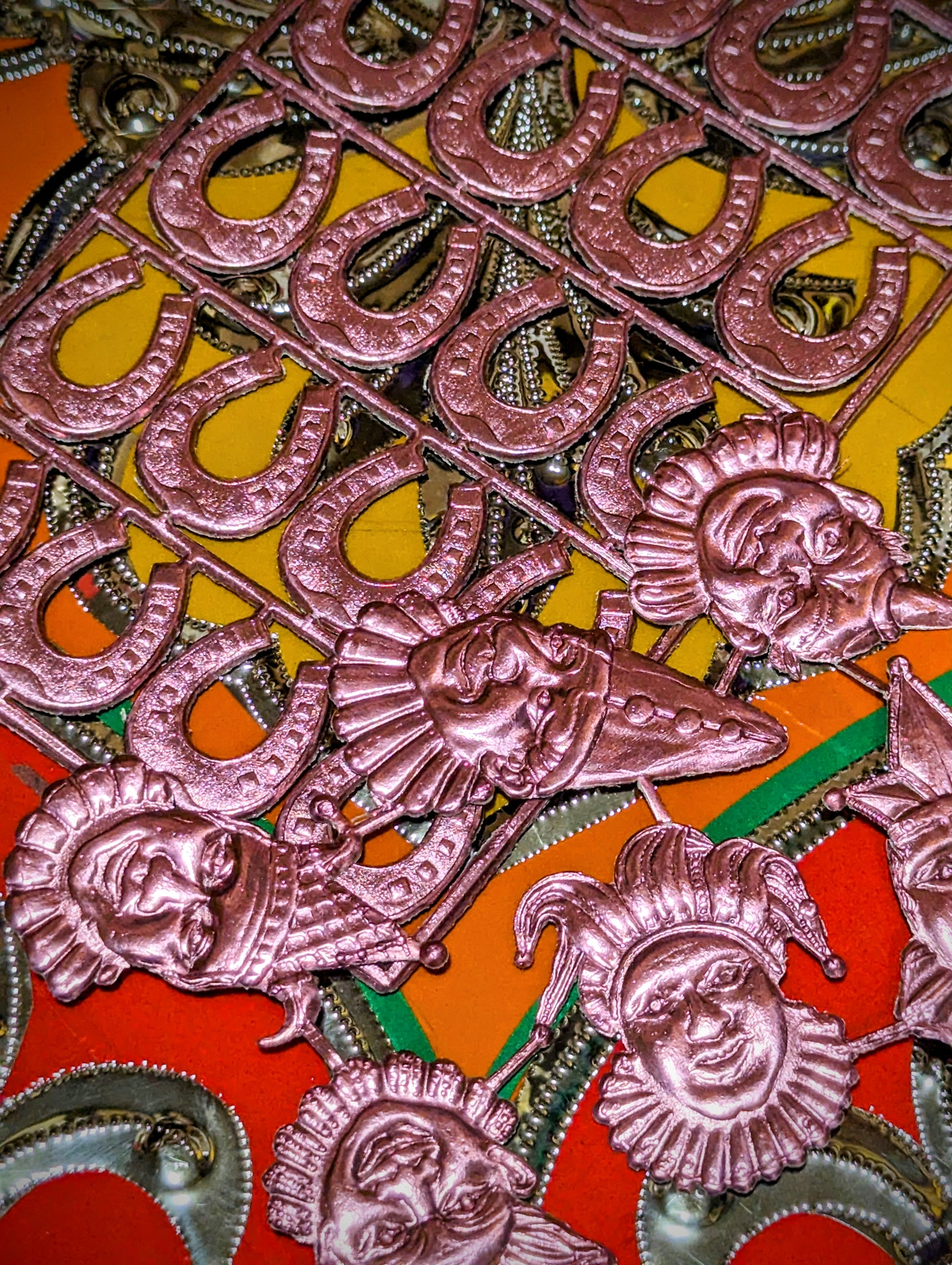 Pressed in Europe using tradional Victorian die moulds  these gorgeous pink foiled creations are beautiful decorations, greetings cards, crafting material and have a whole host of other uses, we would love to see what you do with yours!!!

Made from metallic card!

 Dresden papers
Pink Dresden papers
Clown Dresden papers 
Lucky horseshoes