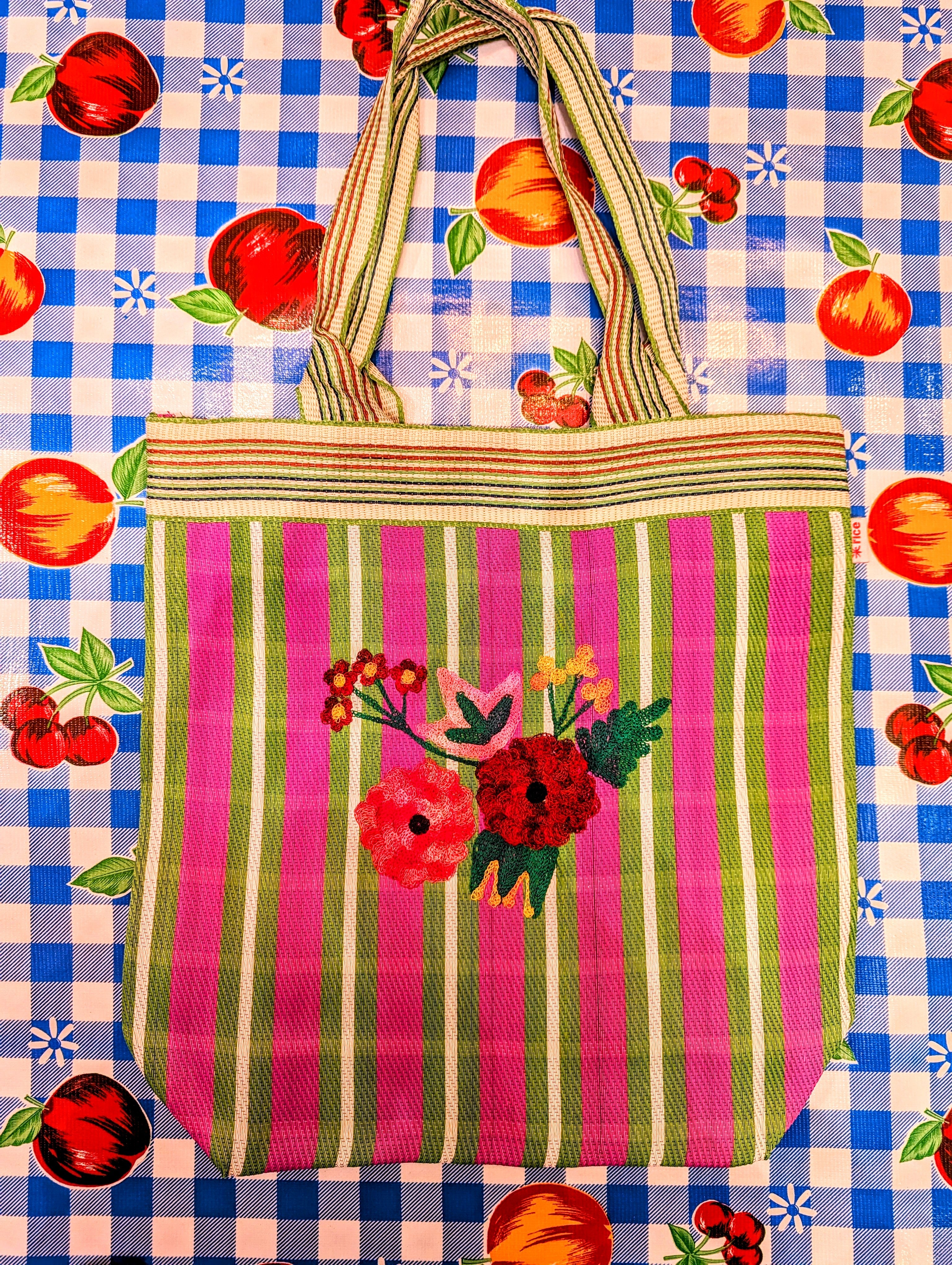 Embroidered recycled shopper