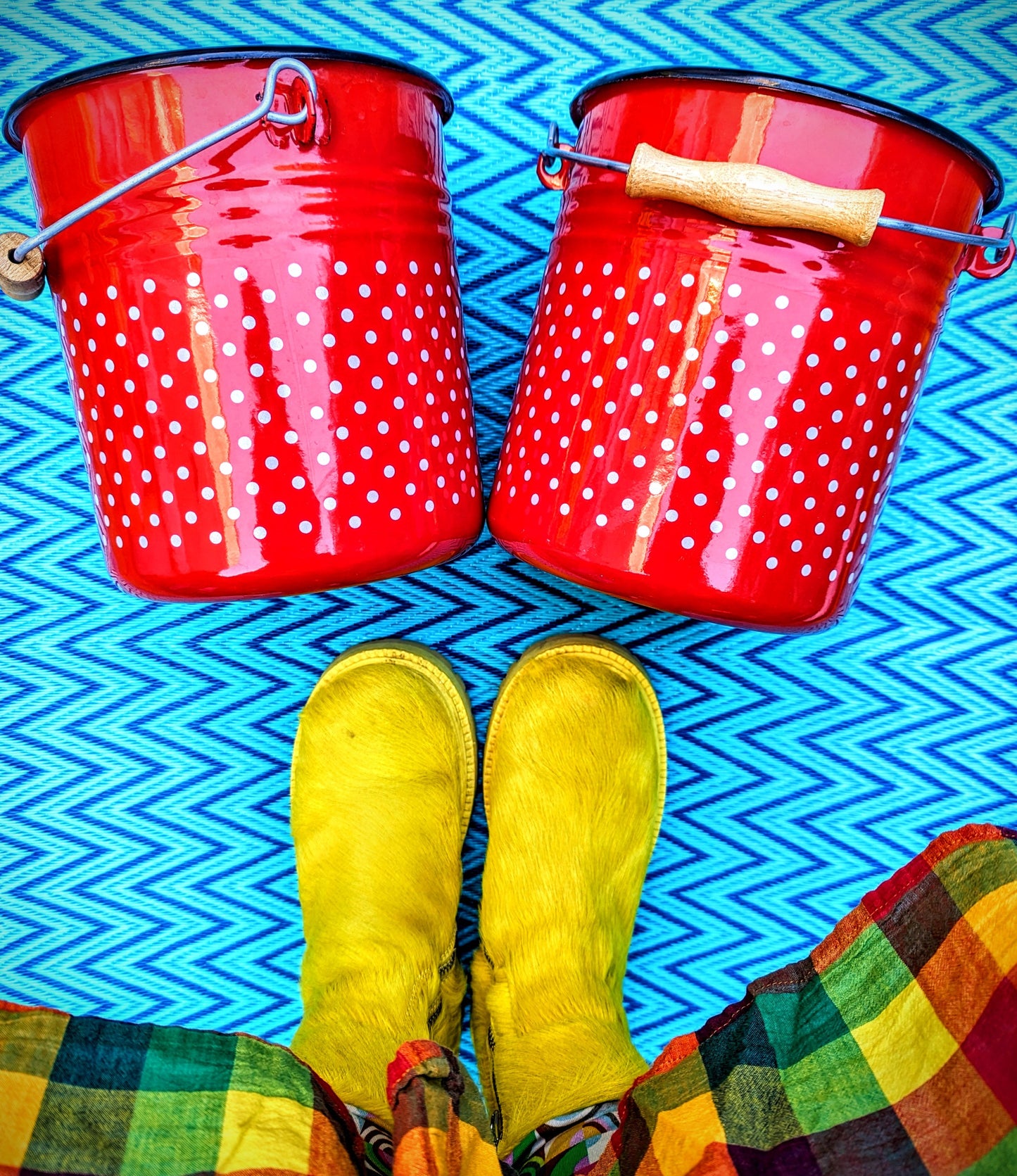 Polka red enamel