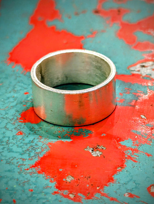 Karen hill tribe silver has a higher content of silver, at 99.5-99.9% compared with sterling silver at 92.5%. This allows the silver to wear and soften differently from standard sterling silver. Many of the Karen ring designs stack together beautifully. All pieces are hand made and hand finished using traditional methods.

This design is lightweight and simple and easy to wear.

10 mm wide

 

