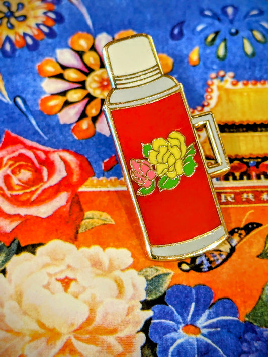 Our absolute favourite pin so far!!. Decorate clothes, bags,and whatever else you can find with these gorgeous pins .A fantastic postable gift for lovers of vintage Chinese flasks or a cup of tea!!

Enamelled metals.
