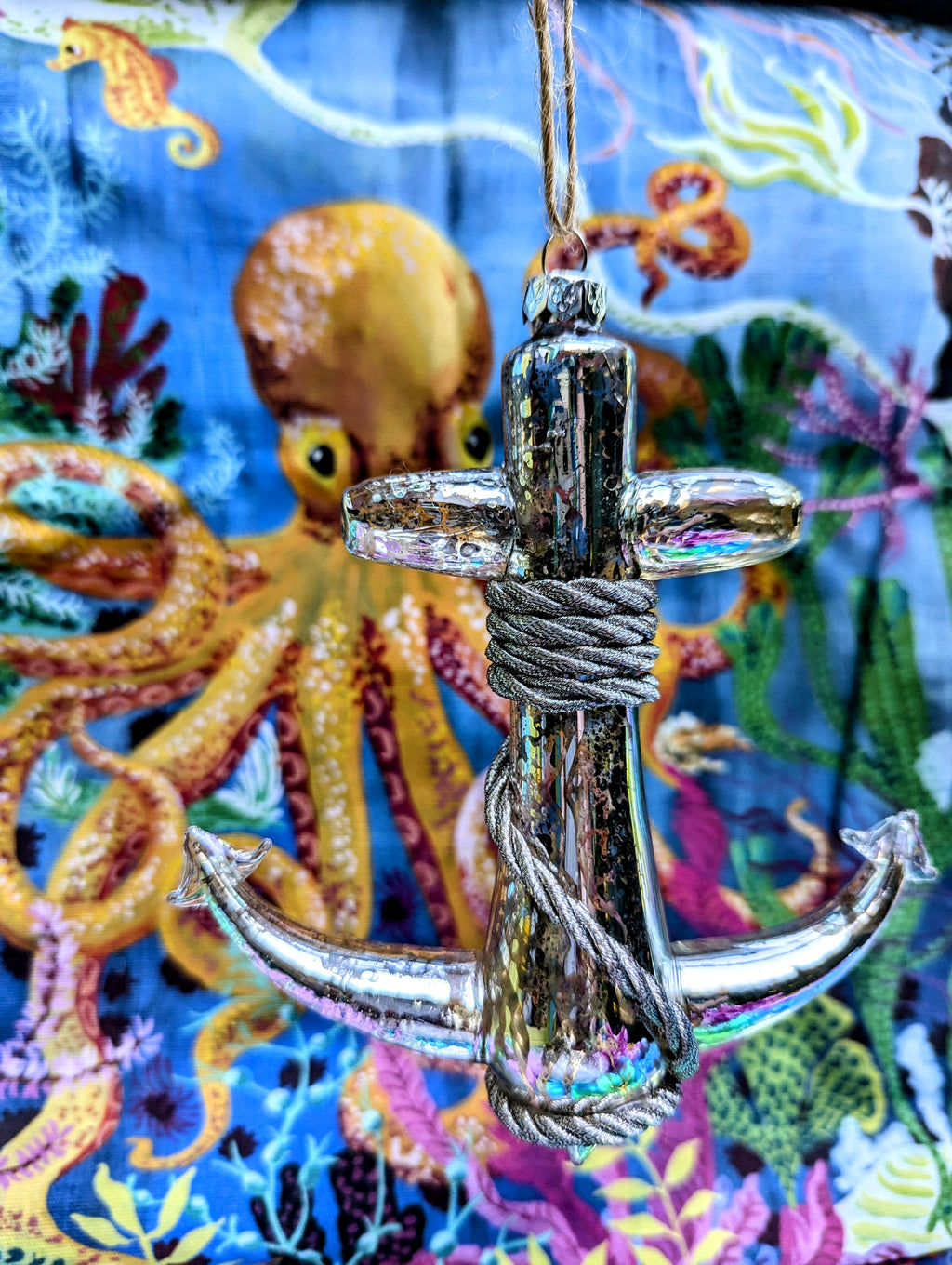 Mercury glass silver Anchor , an enduring symbol of stability and strength!!

This hand blown ornament is a great addition to your Christmas tree or festive holiday display.

Hand-painted glass, and metallic cord.

Dimensions 16cm x 13cm
Cody Foster and Co 