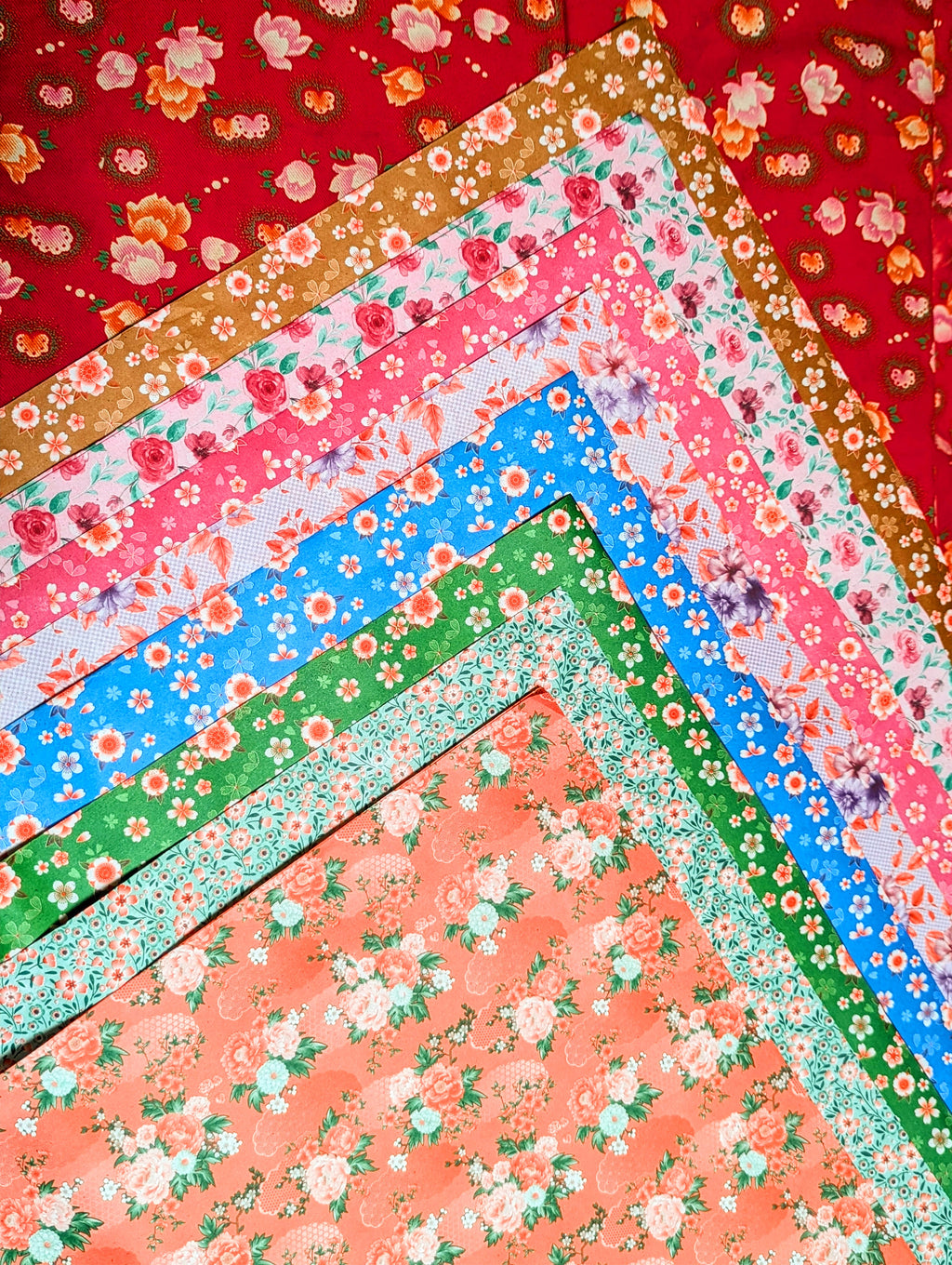 Gorgeous, super kitsch traditional  rose and peony papers. Lightweight, great for wrapping presents, collage, scrapbooking, lining drawers, wallpapering dollhouses and paper mache.
These are used in traditional Chinese paper mache work to cover boxes, lampshades and containers, and the same designs have been made since the 1930s.
44x38.5cm approx , 3 sheets same design.
Lightly folded.