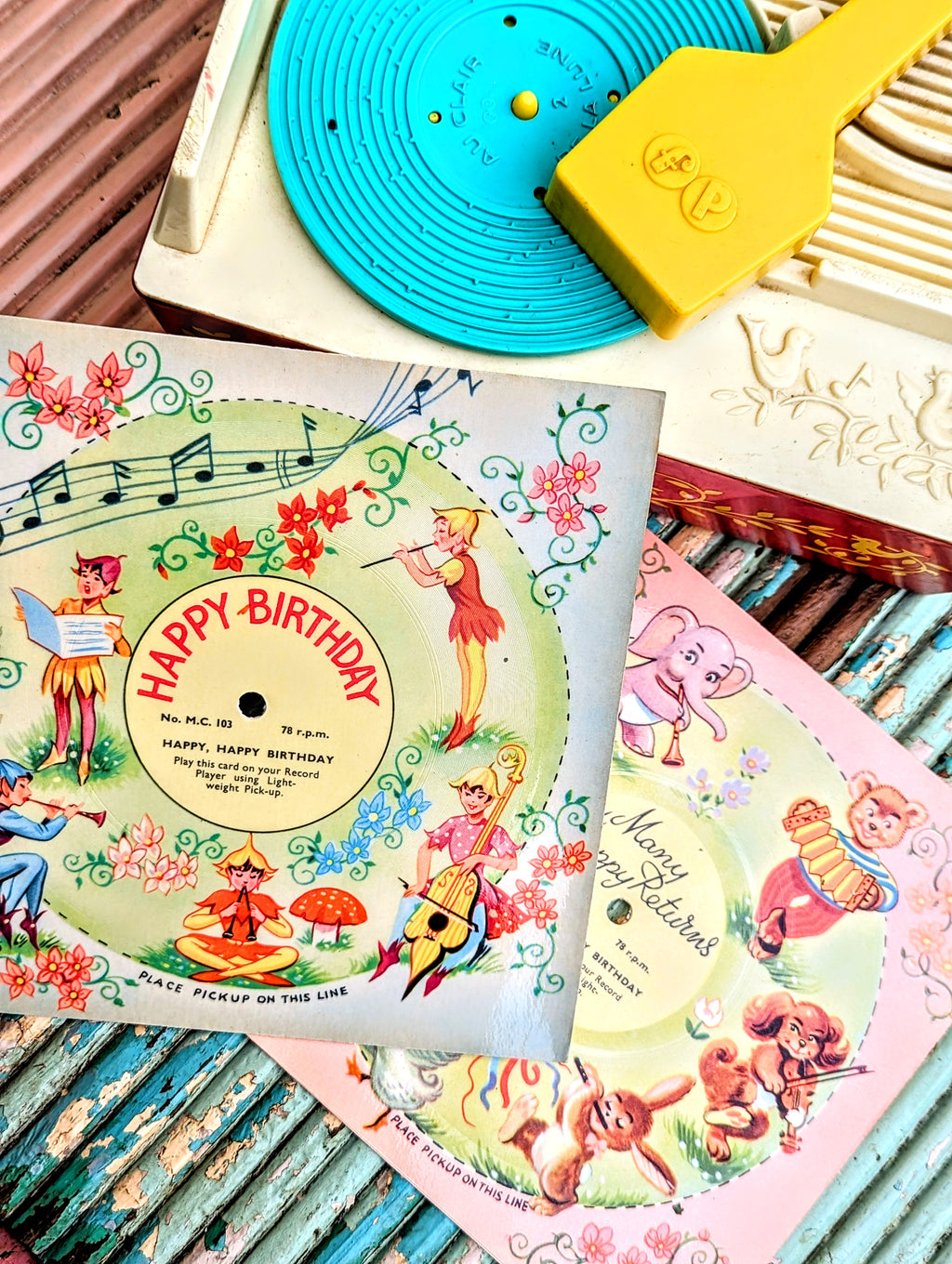 Just the cutest vintage dead stock cards from the 1960s, actually playable happy birthday songs, and the sweetest illustrations too!!

And now the youth are collecting records again......

7 inches, plastic coated card, comes with an envelope.