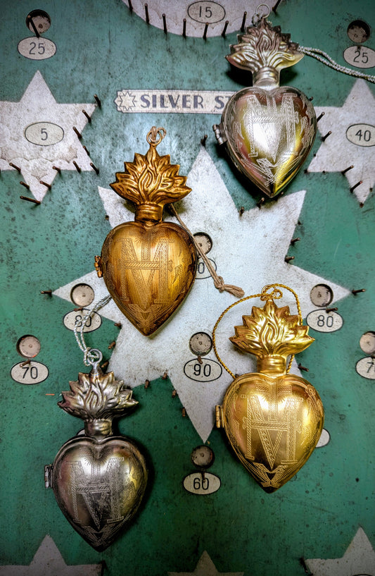 Sacred heart cachets