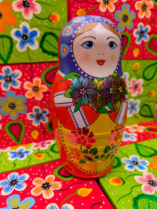 Matryoshka tin toy