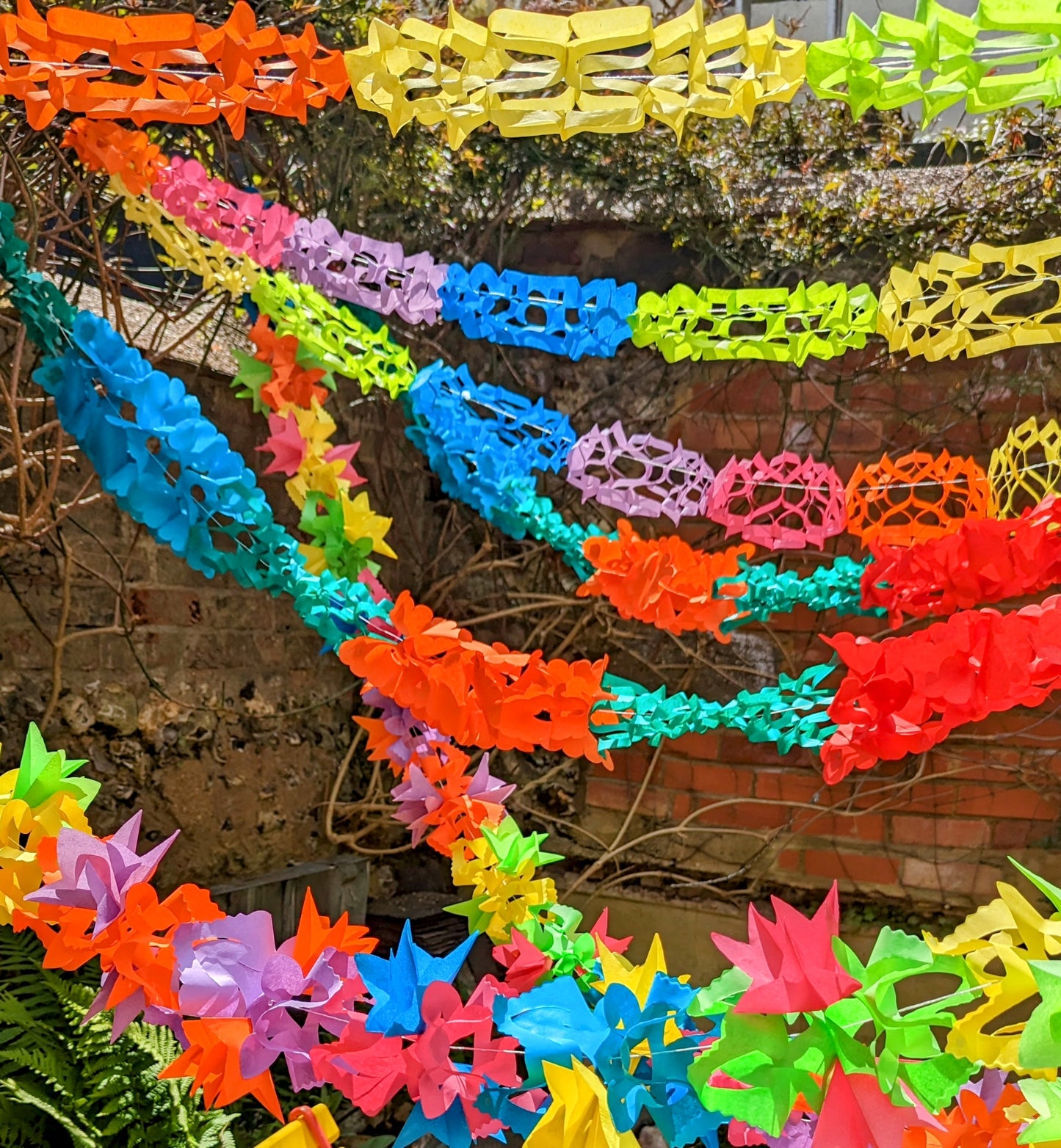 Tissue honeycomb garlands