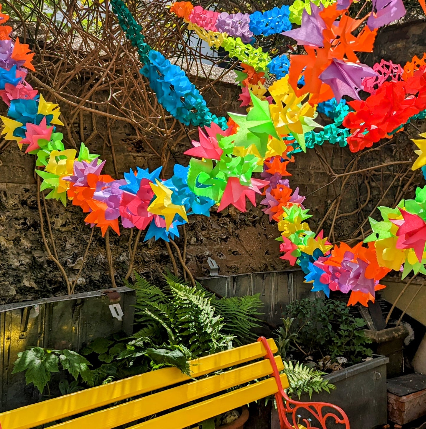 Tissue honeycomb garlands