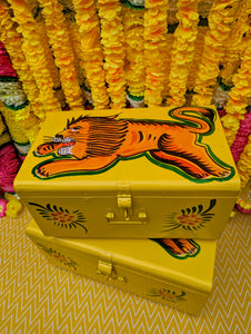Indian truck art trunks - Lion